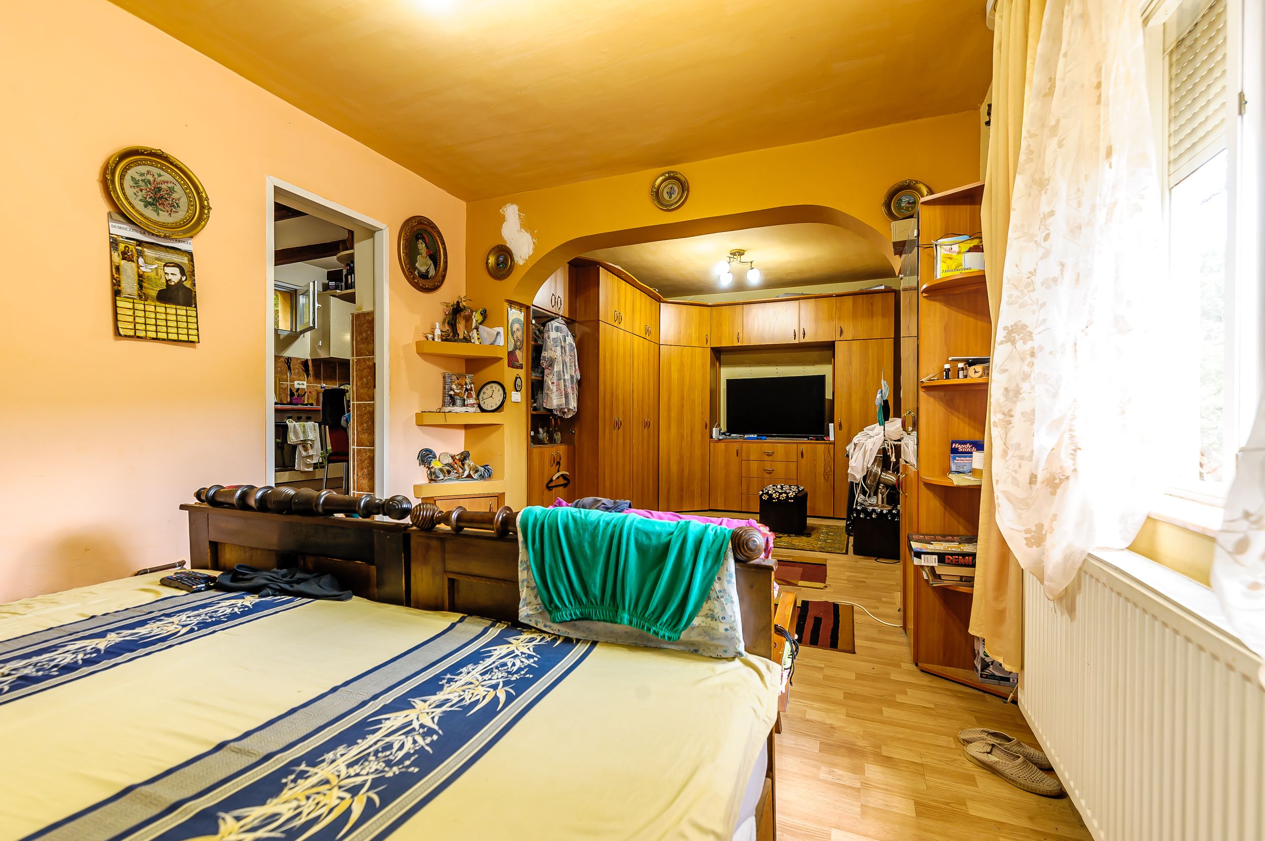 PROPRIETATE VÂNDUTĂ Casă conac cu 15.000 mp deal împădurit la Barațca, — fotografia 5