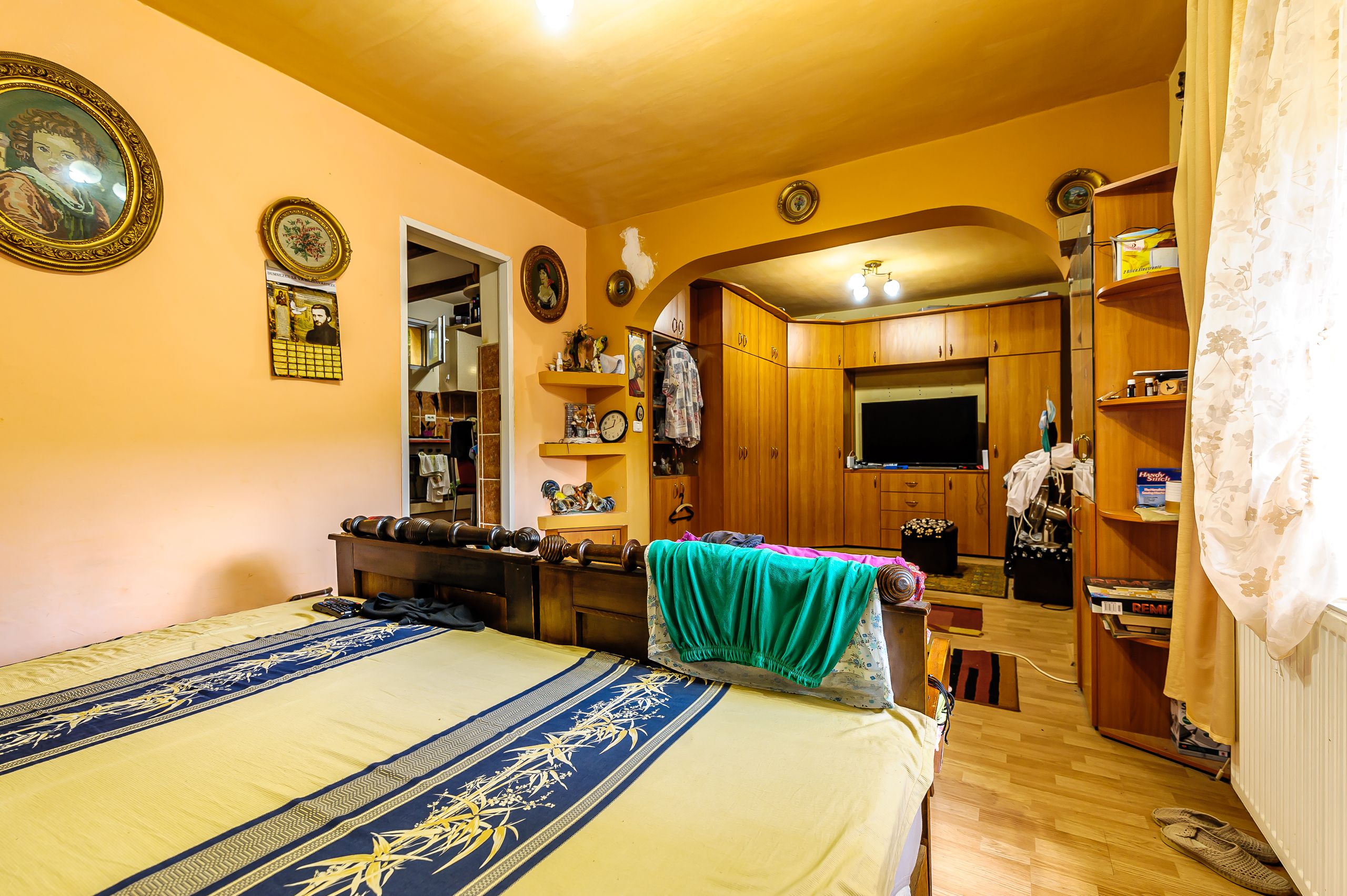 PROPRIETATE VÂNDUTĂ Casă conac cu 15.000 mp deal împădurit la Barațca, — fotografia 8