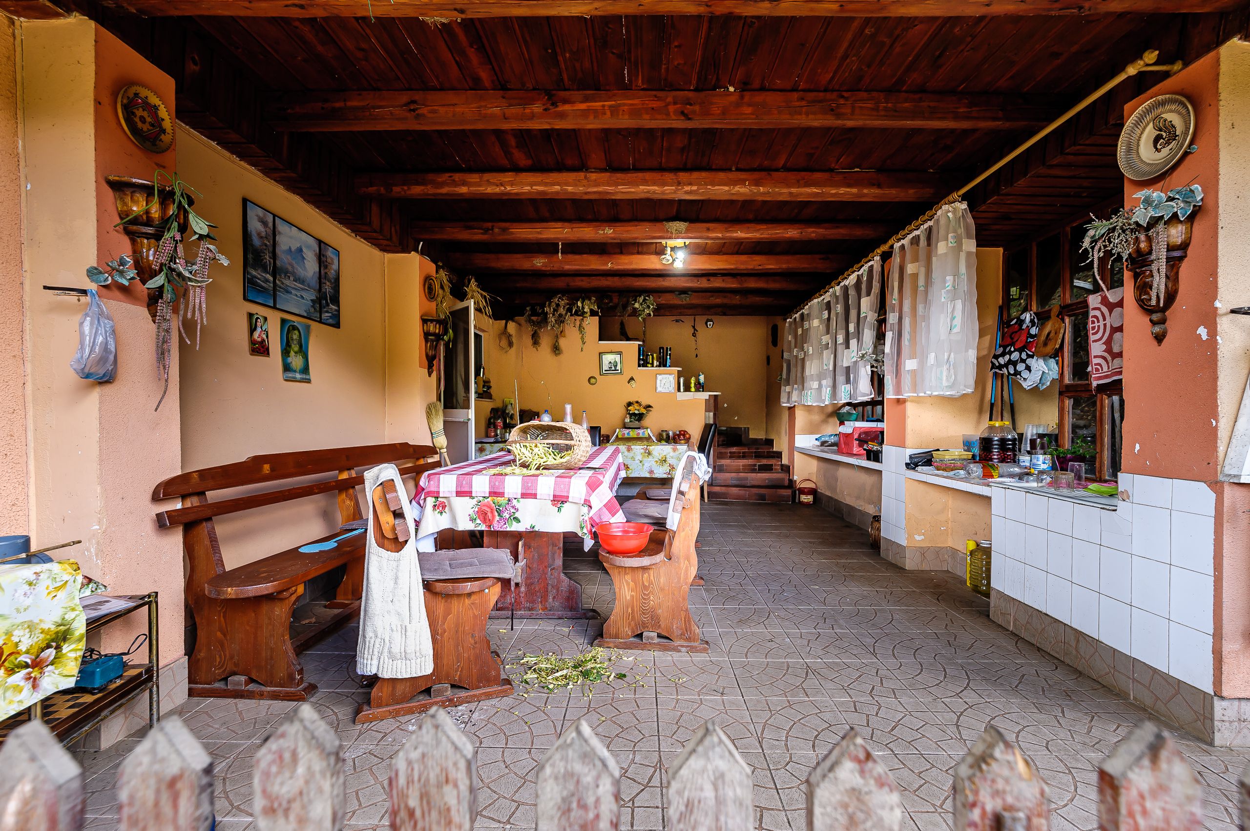 PROPRIETATE VÂNDUTĂ Casă conac cu 15.000 mp deal împădurit la Barațca, — fotografia 11