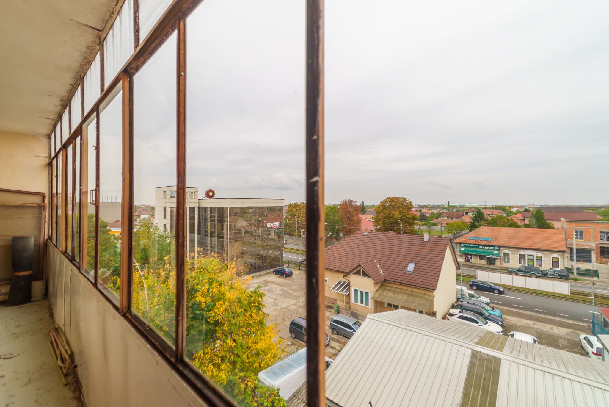 Oportunitate! Apartament 4 camere cu panoramă către Calea Radnei — fotografia 3