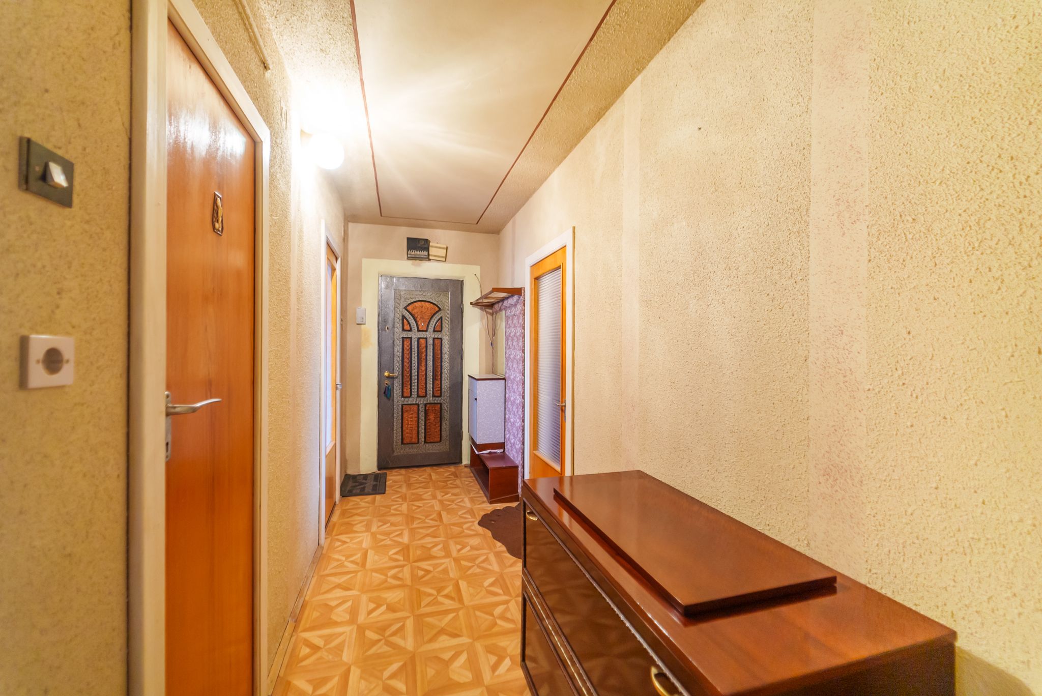 Oportunitate! Apartament 4 camere cu panoramă către Calea Radnei — fotografia 8