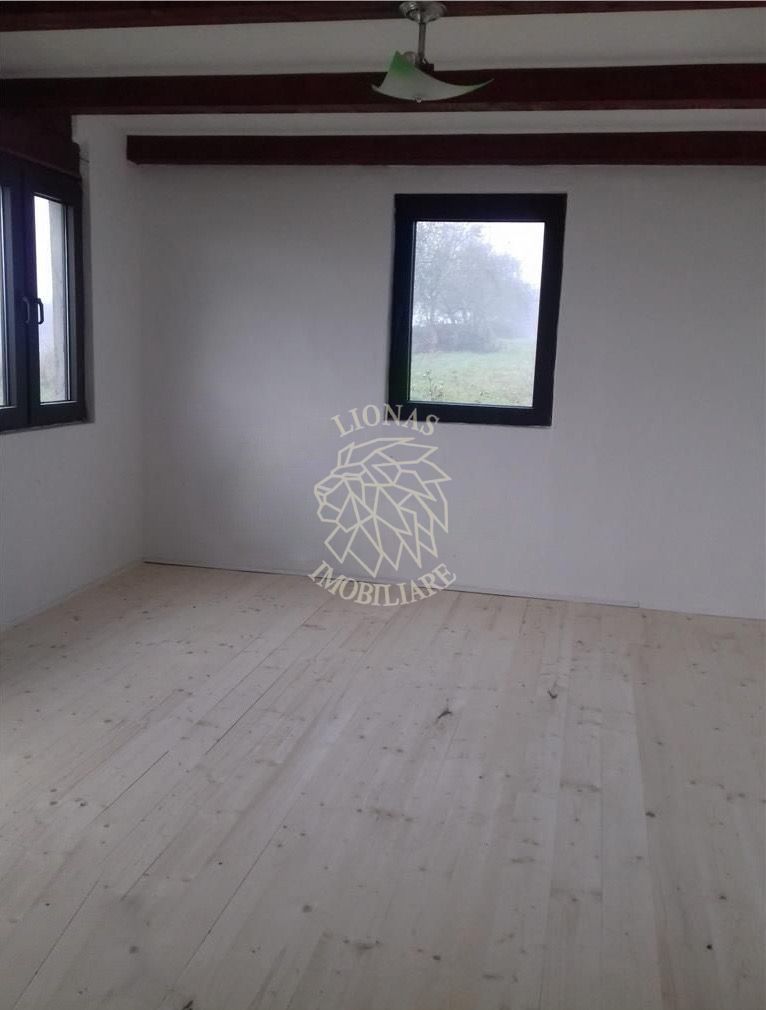 Casa Cabana de vacanta -100 MP +bucatarie vara- 2000 mp teren Dumitra