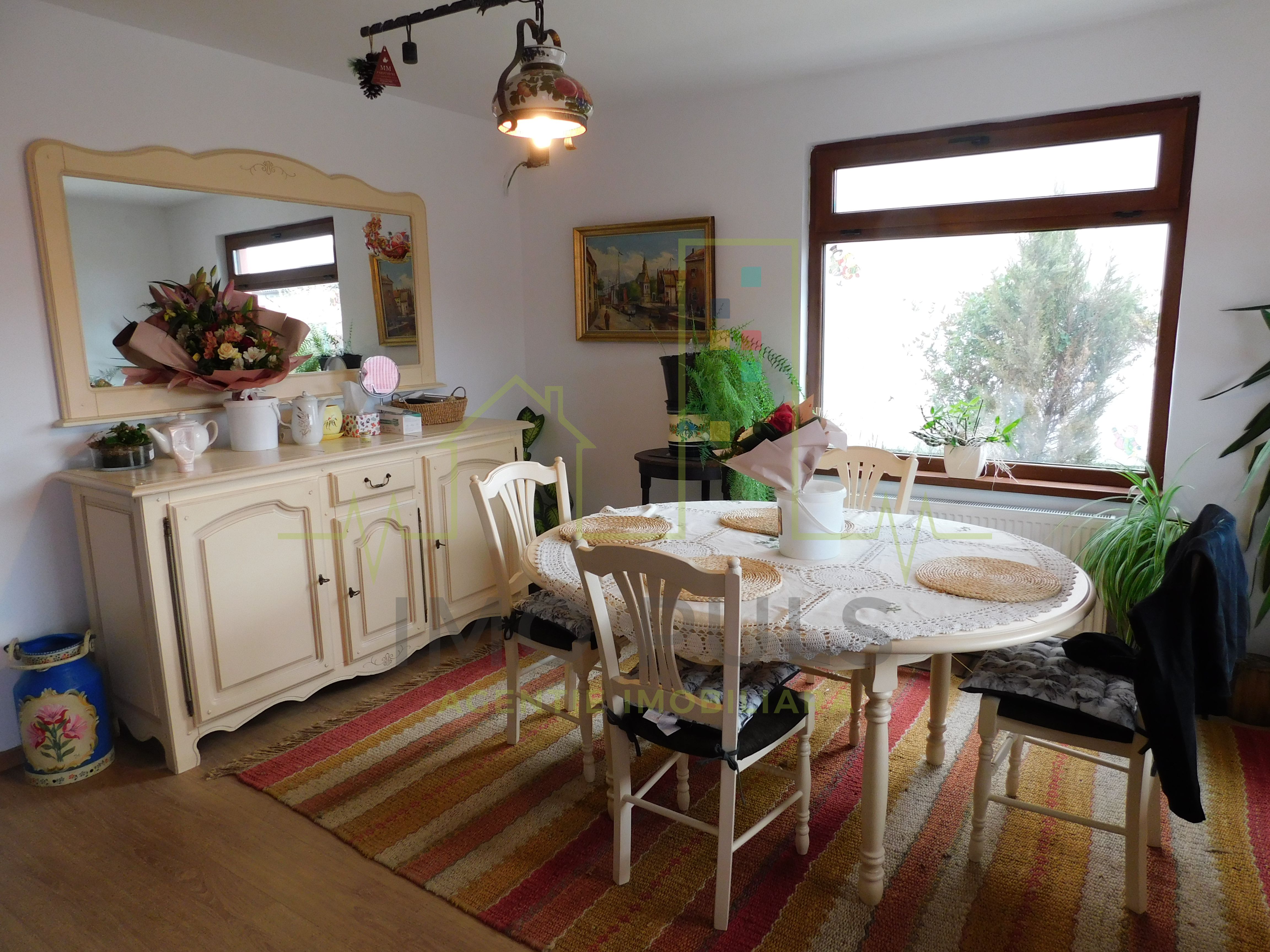 1/2 Duplex. Complet mobilat si u...