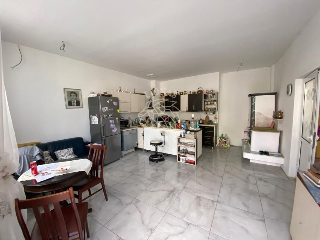 Business/Casa/Hala - 28 ari - Livezile- EXCLUSIVITATE