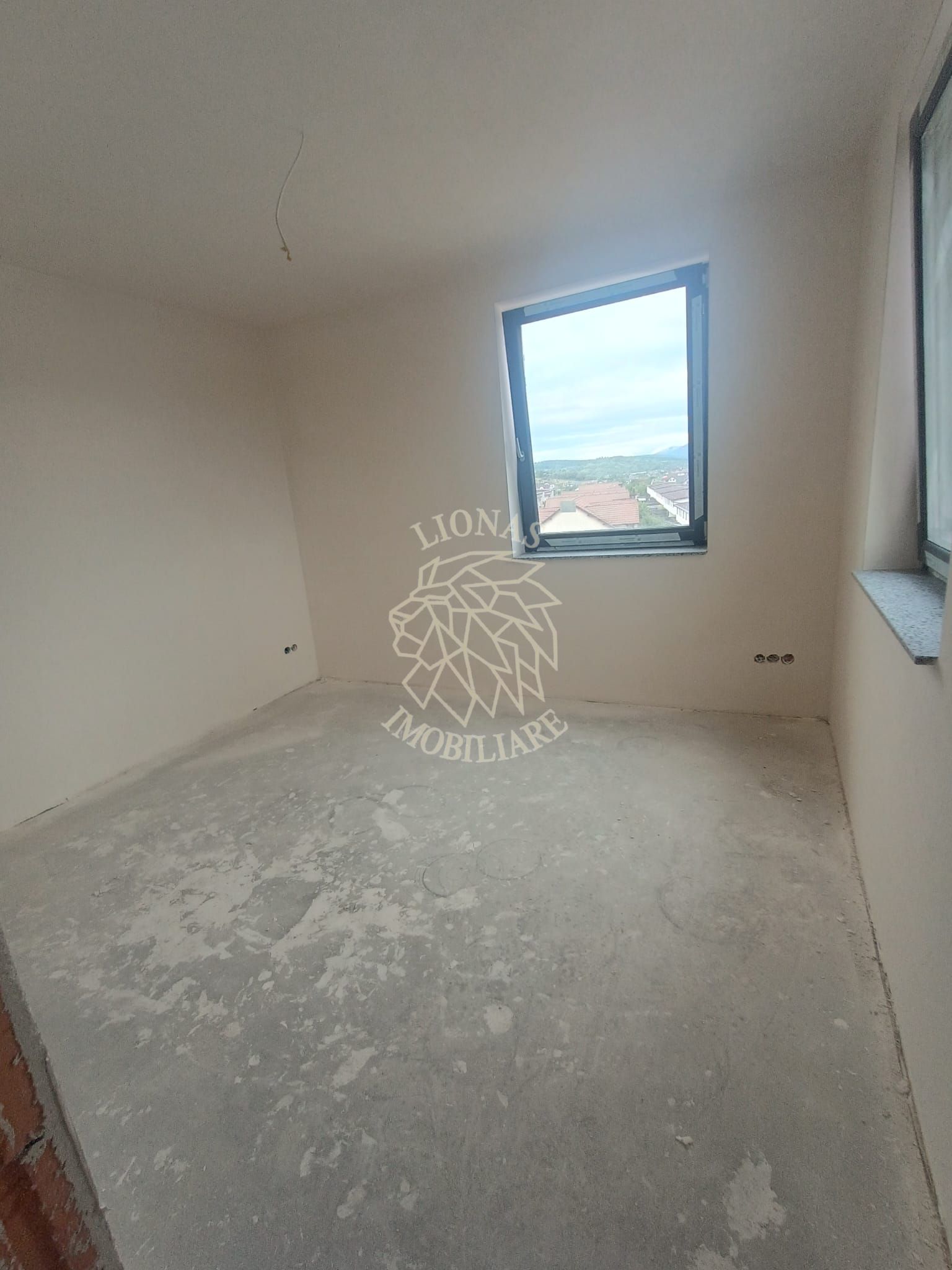 Apartament 3 camere, balcon, et 1 - Nou Finisat la cheie- Zona Terra