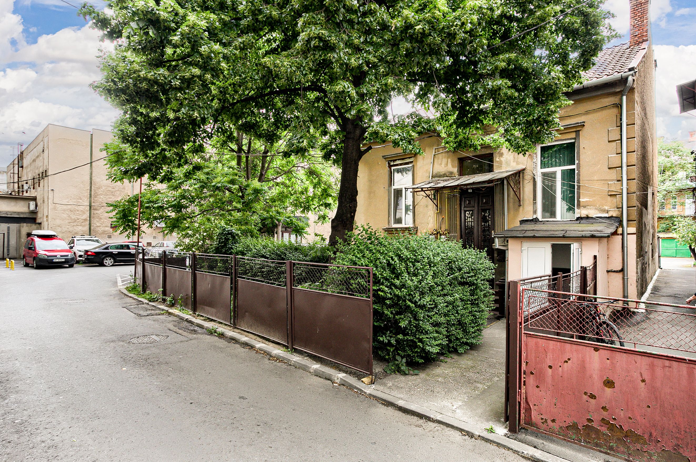 Spațiu ideal pentru birouri sau clinici — fotografia 7