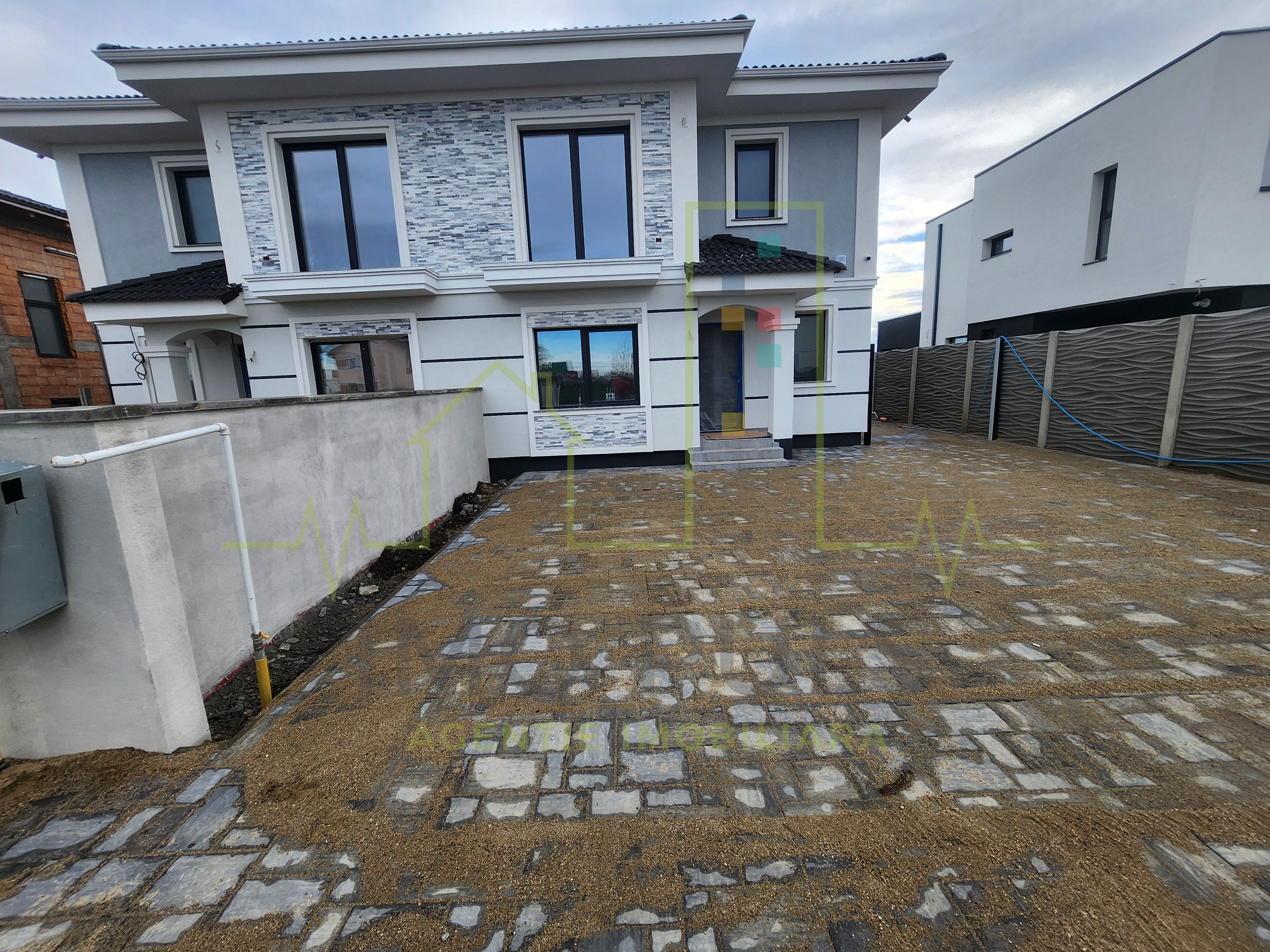 Duplex la cheie. 3 bai. 5 camere...