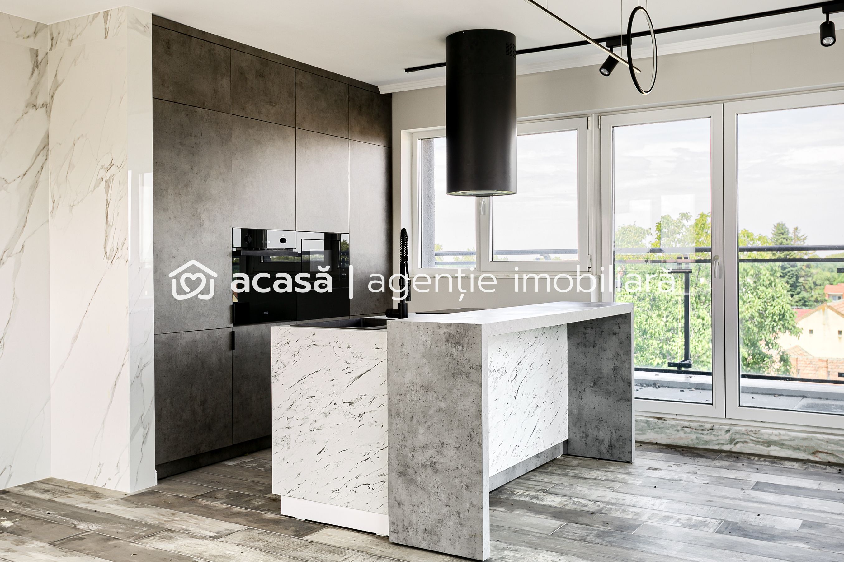 Kényelem és elegancia egyben! Eladó 2 szobás gyönyörű penthouse-lakás