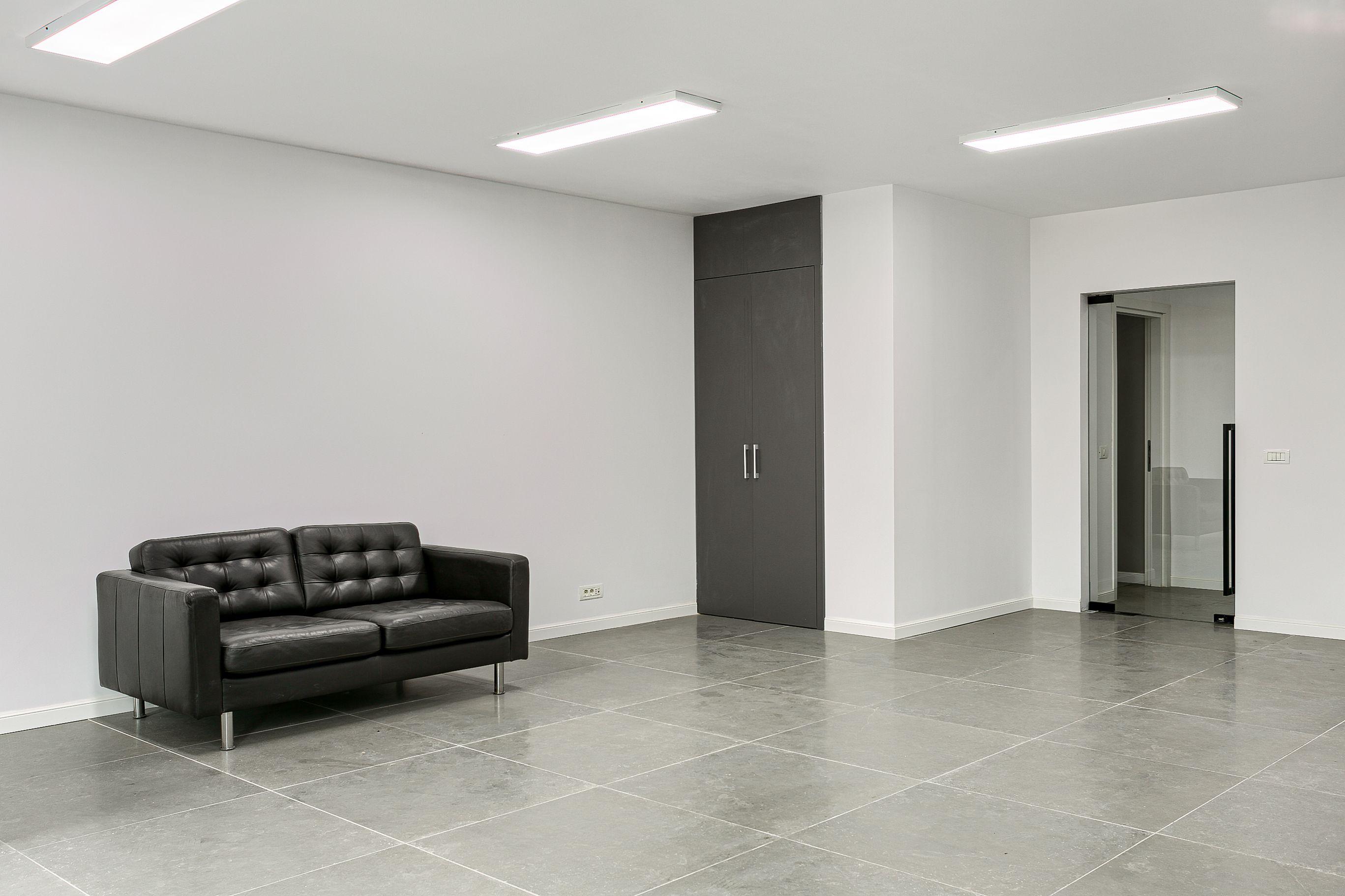 De închiriat Birou de Lux, Zona Centrlă, la Preț Promoțional — fotografia 3