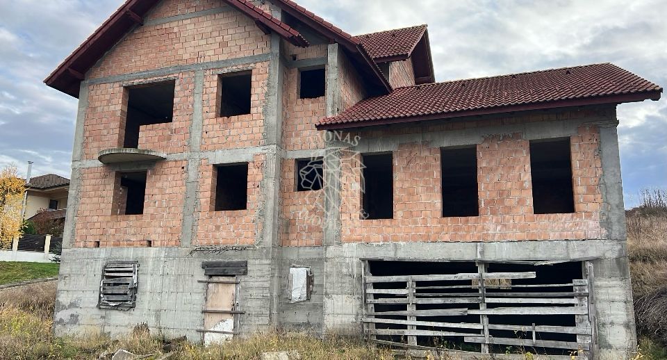 Casa 4 camere 340 mp-2 balcoane-teren 795 mp-Sigmir