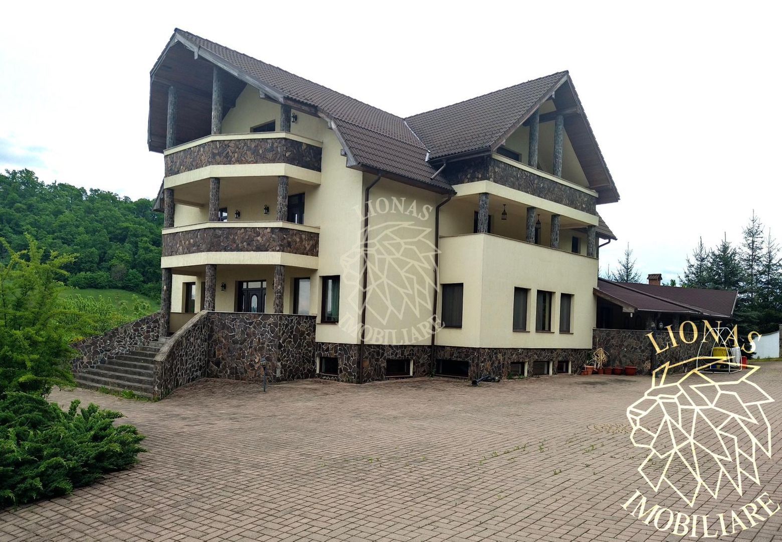 Casa/Conac/Pensiune/Casa de vacanta-1300 mp -Str. Ghinzii -EXCLUSIV