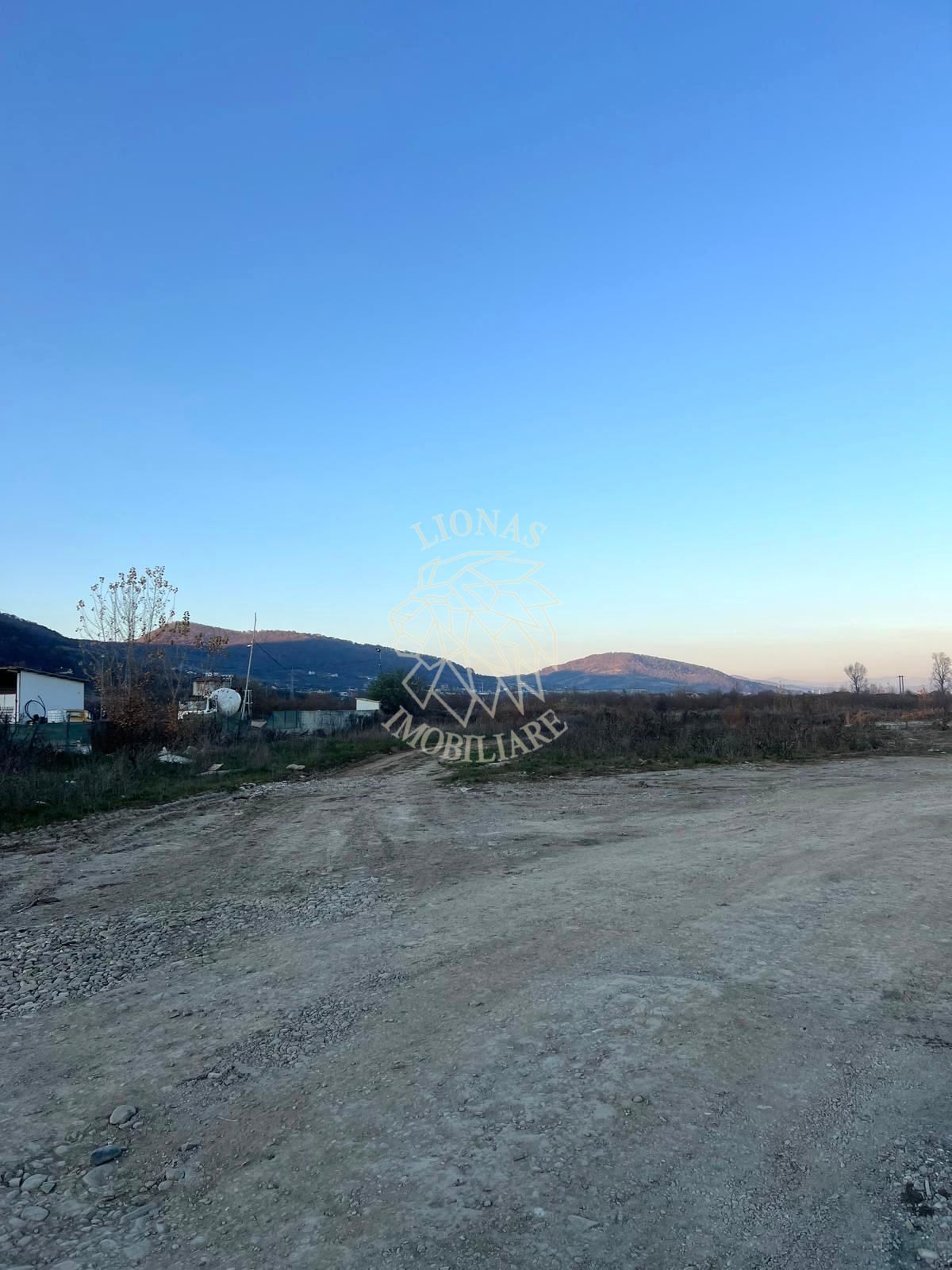 Teren 5300 mp-ideal hala, agricultura, investitie-Zona Groapa Saratii