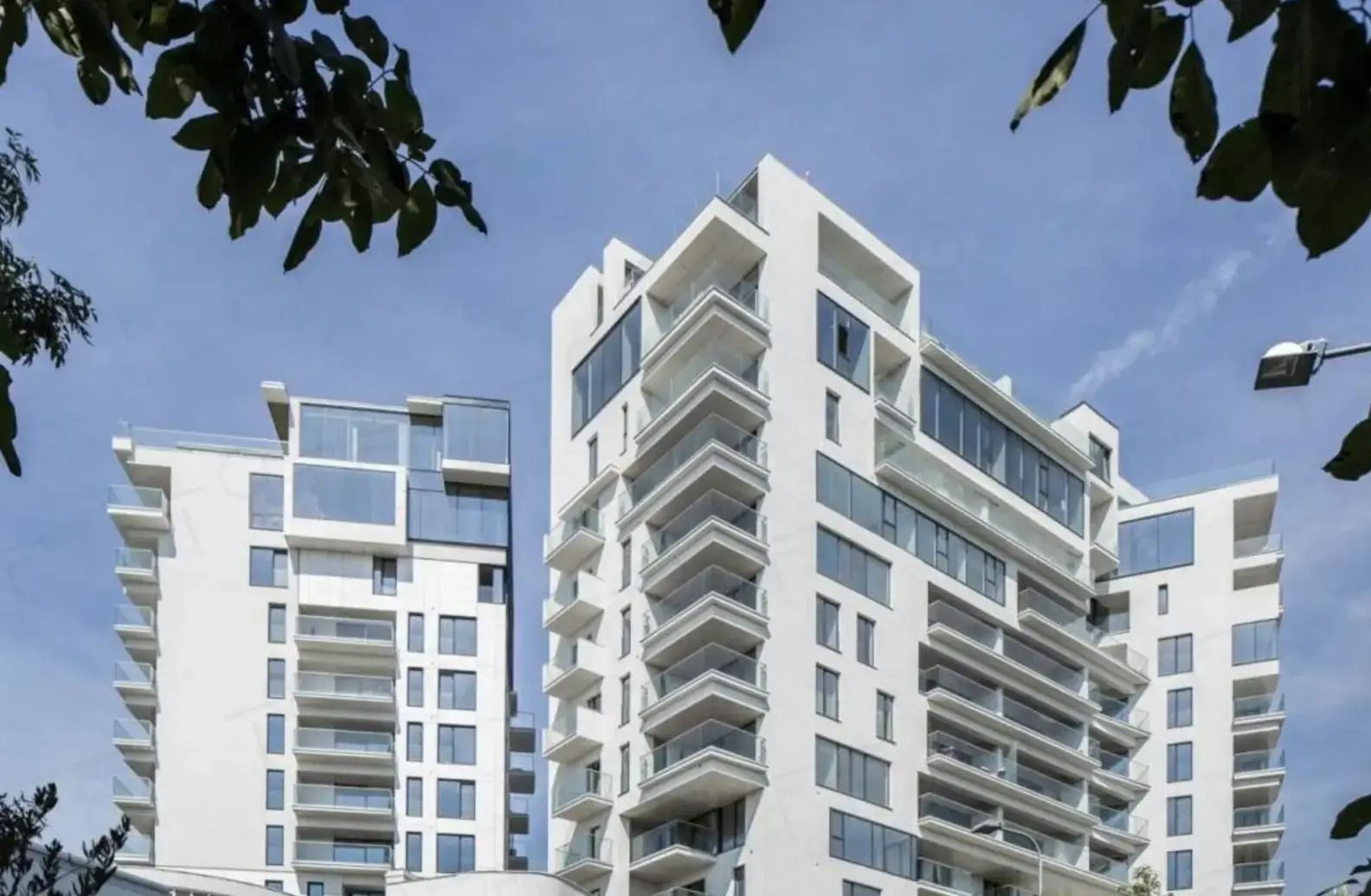 Luxurious Triplex with Stunning Views at One Herăstrău Park — fotografia 3
