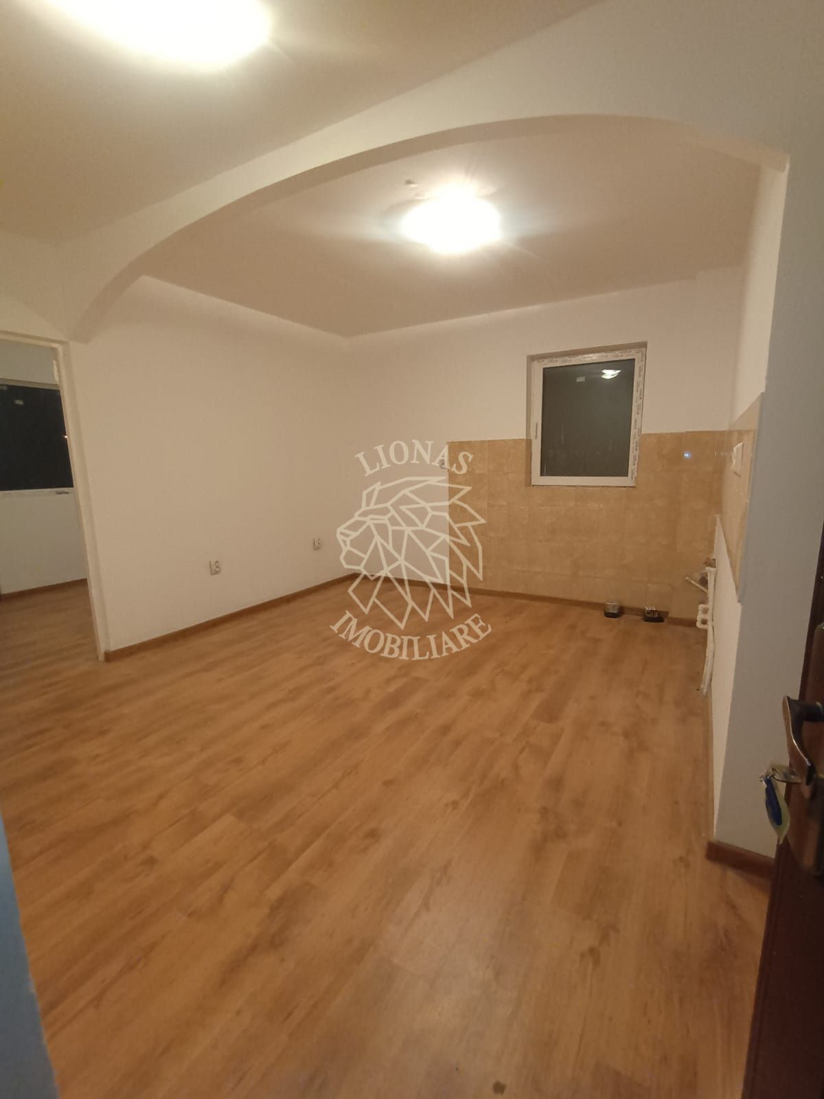 Apartament 1 camera- balcon- parter- finisat-Zona Pompieri