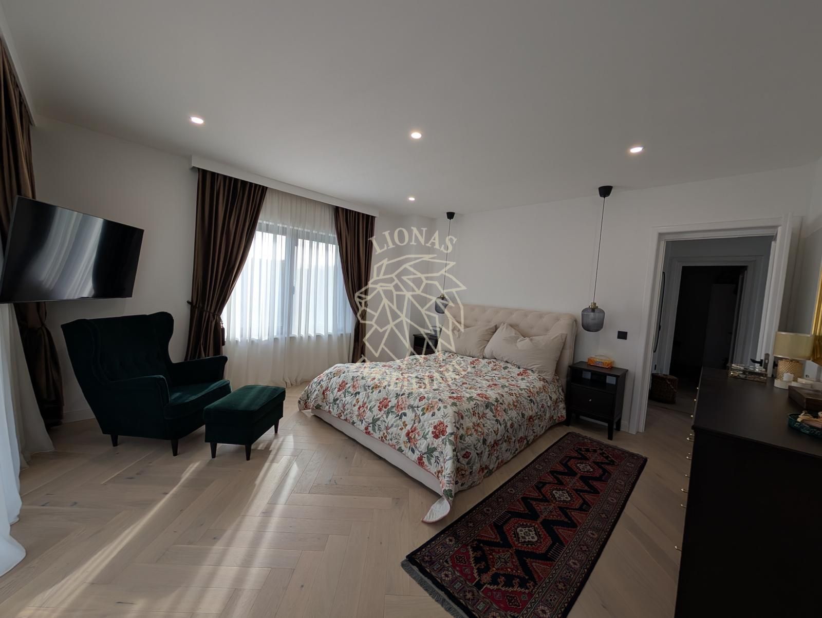 Casa de Lux 378 mp con.-teren 1250 mp-foisor-Valea Rusului