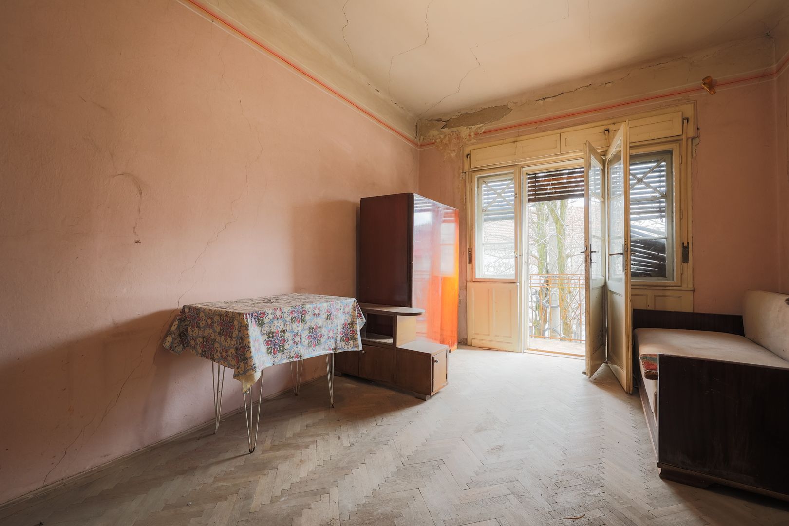 VILĂ INTERBELICĂ CU TEREN GENEROS ȘI SPAȚIU COMERCIAL . VÂRFUL CU DOR — fotografia 12