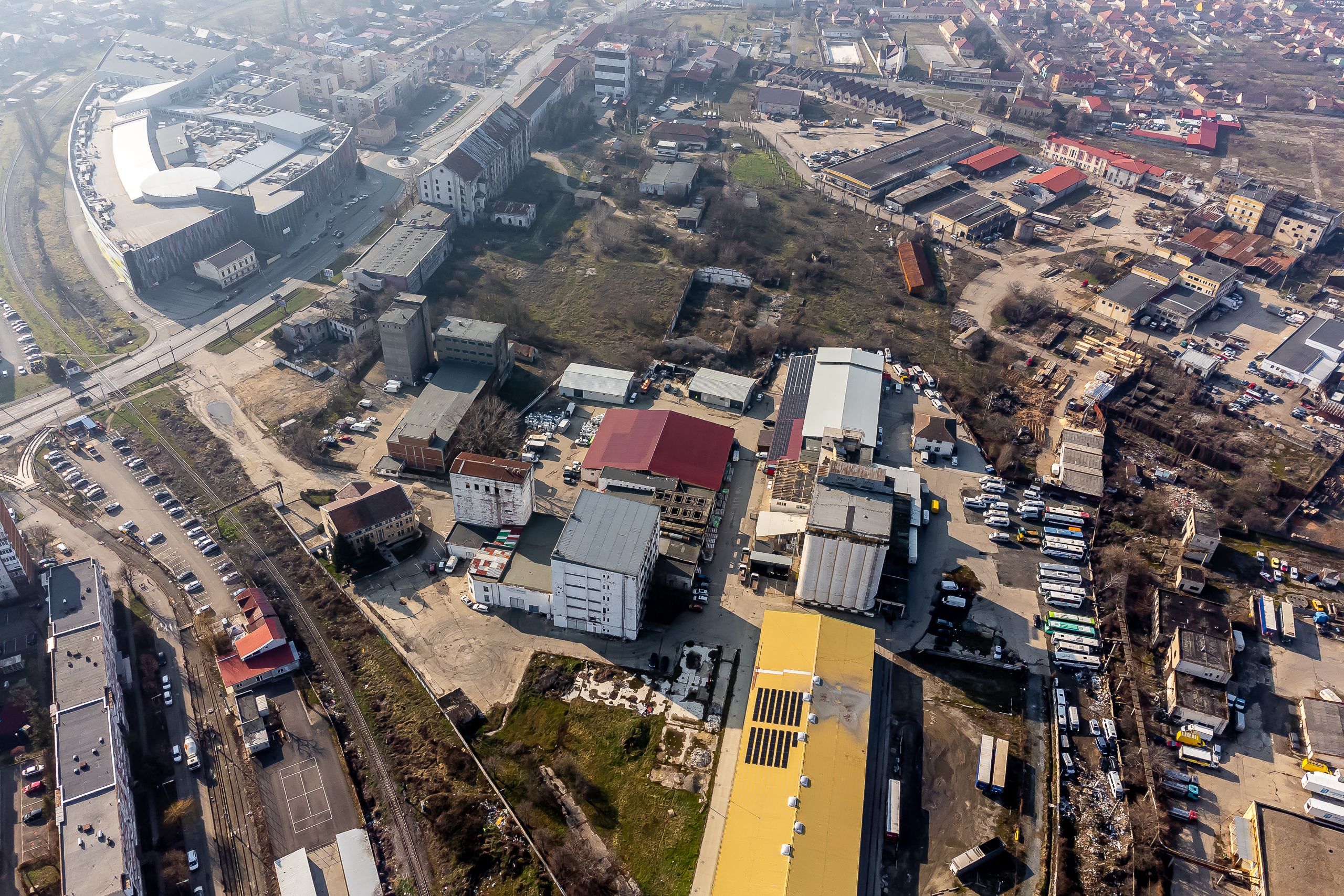 Platforma industriala 3552 mp hale beton si 9883 mp teren — fotografia 8