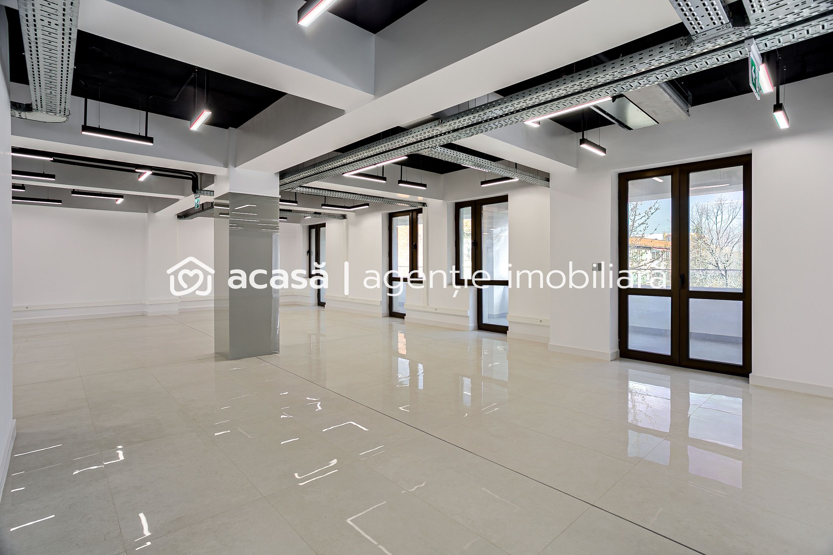 Kiadó prémium irodaház Aradon