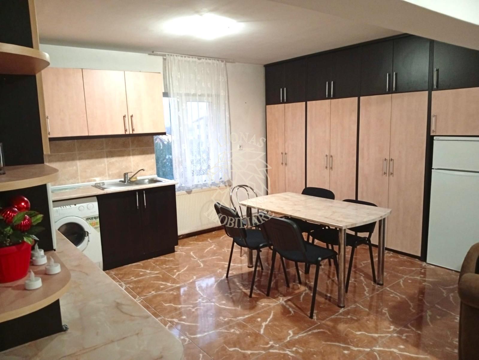 Apartament 4 camere 116 mp total-etaj 3-parcare-Calea Moldovei