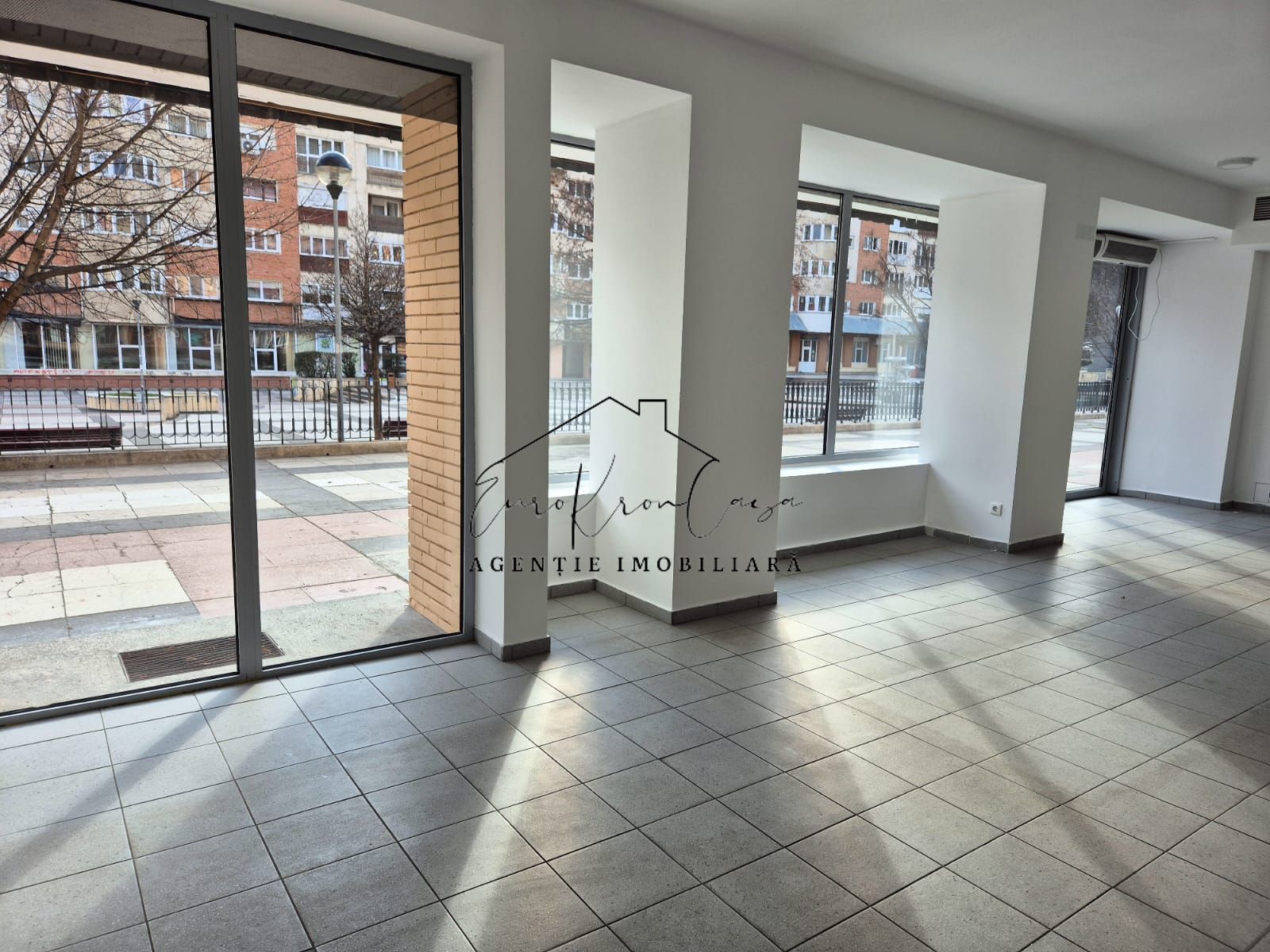 Spatiu comercial