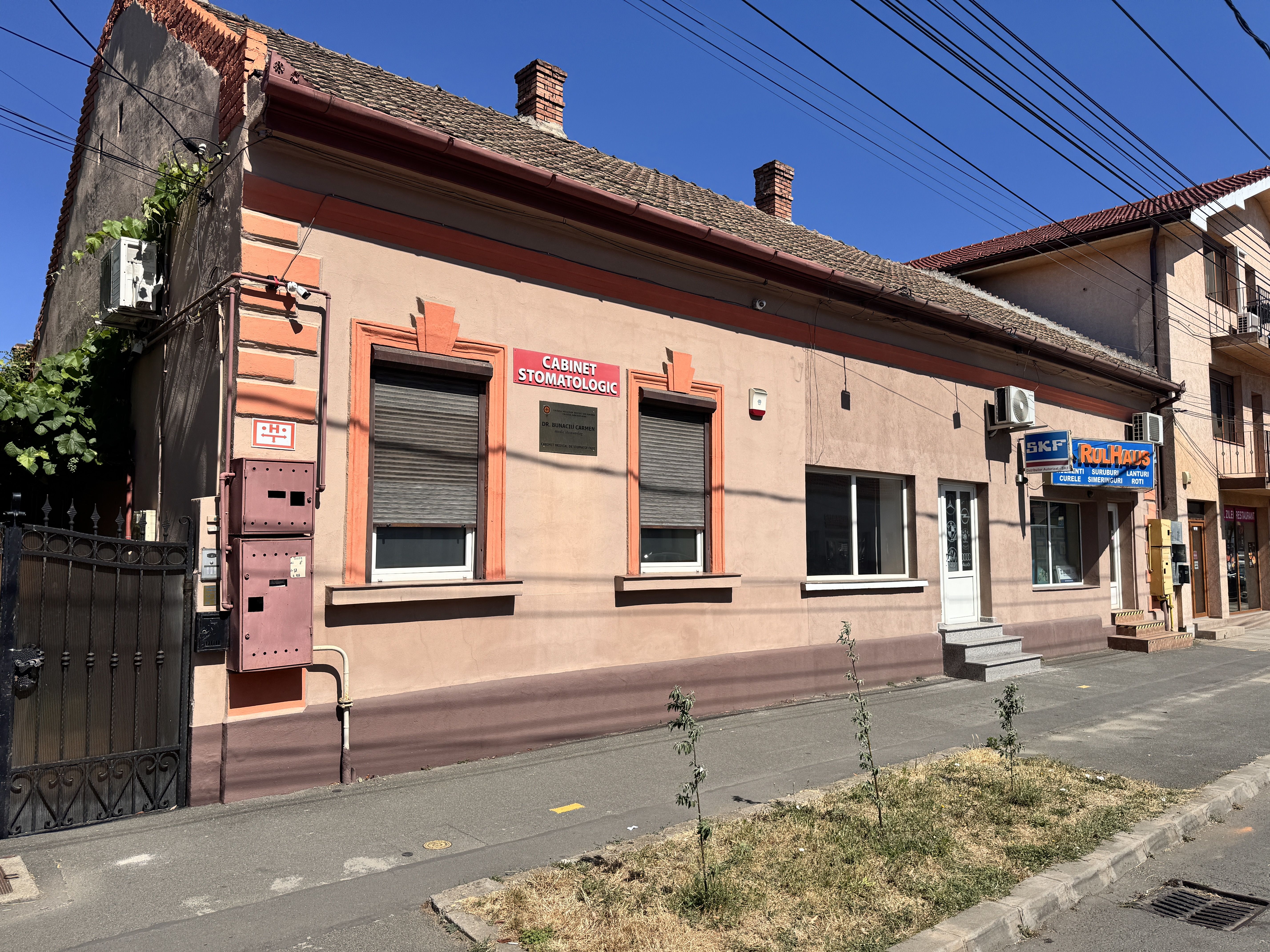 Locație excelentă: Spațiu comercial Reprezentanță sau Închiriere.