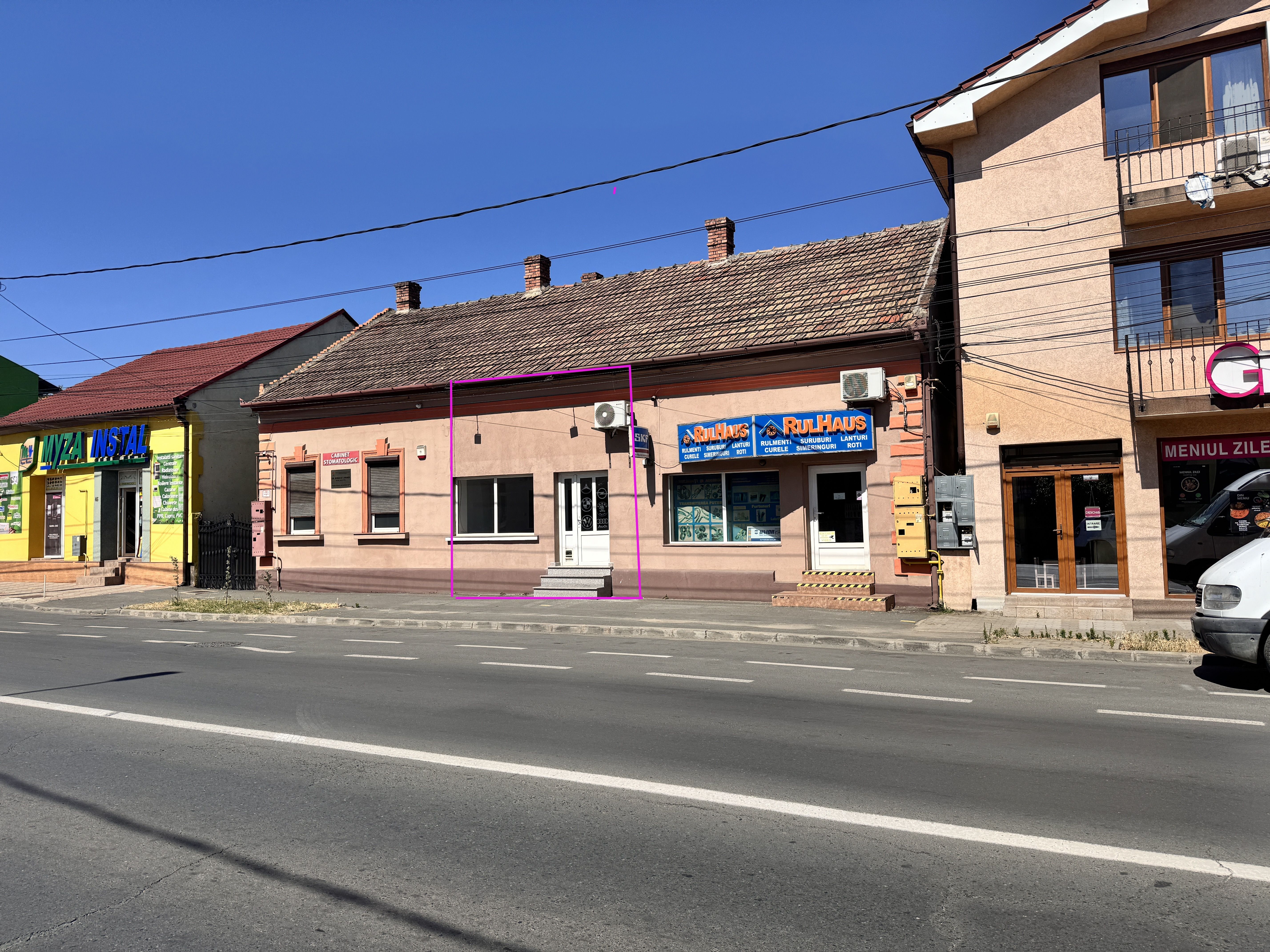 Locație excelentă: Spațiu comercial  Reprezentanță sau Închiriere. — fotografia 2