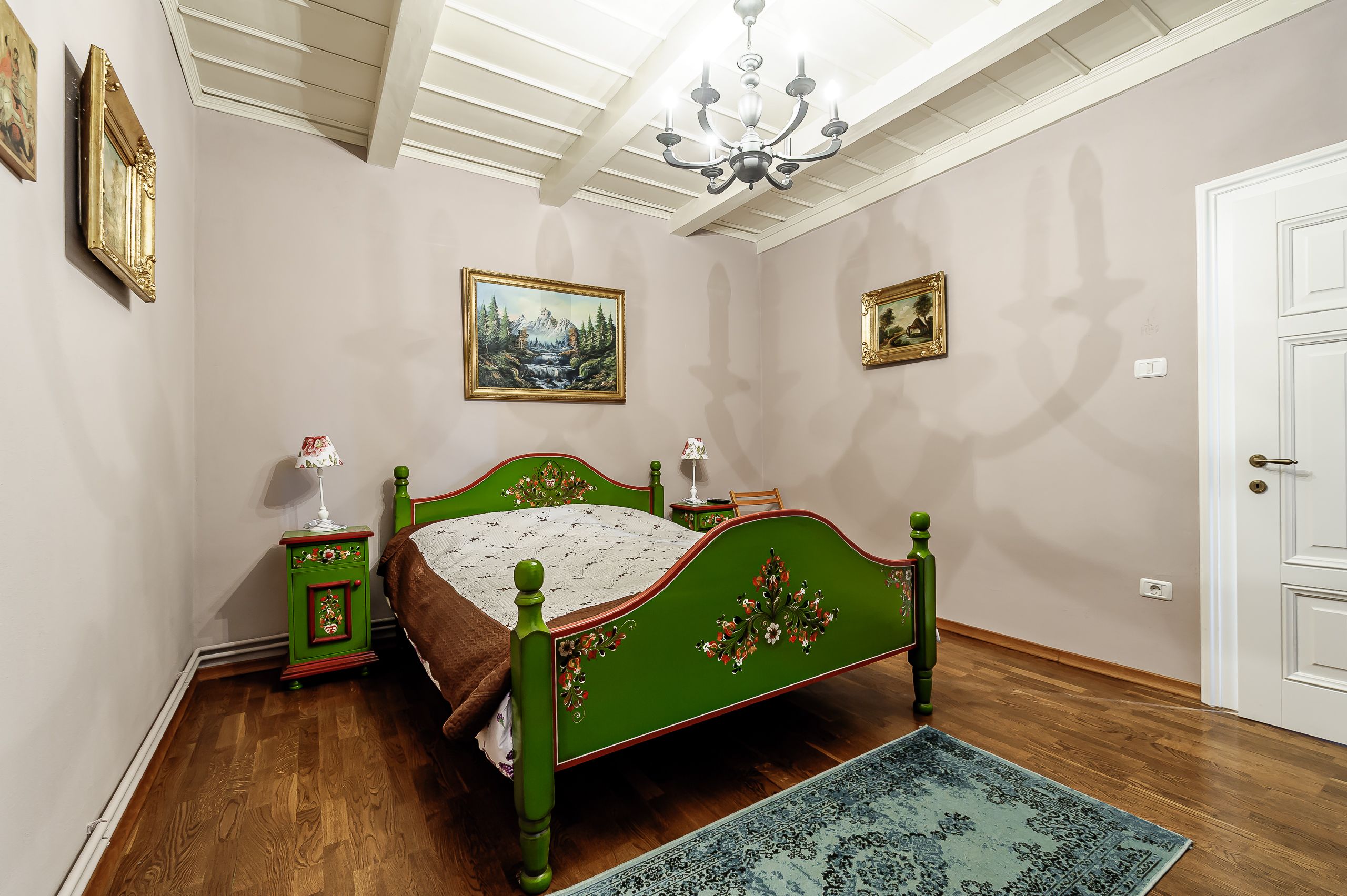 VÂNDUT Visezi la o proprietate unică, plină de istorie și farmec? — fotografia 4
