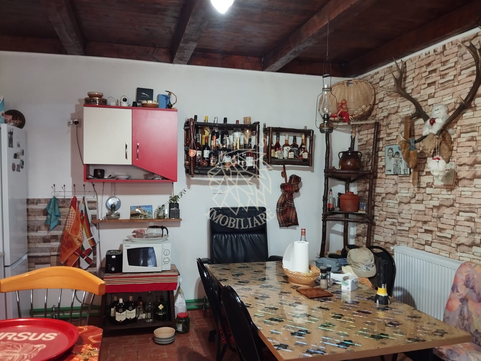 Casa 60 mp+terasa 30 mp-teren 700 mp-garaj-panouri solare-Livezile