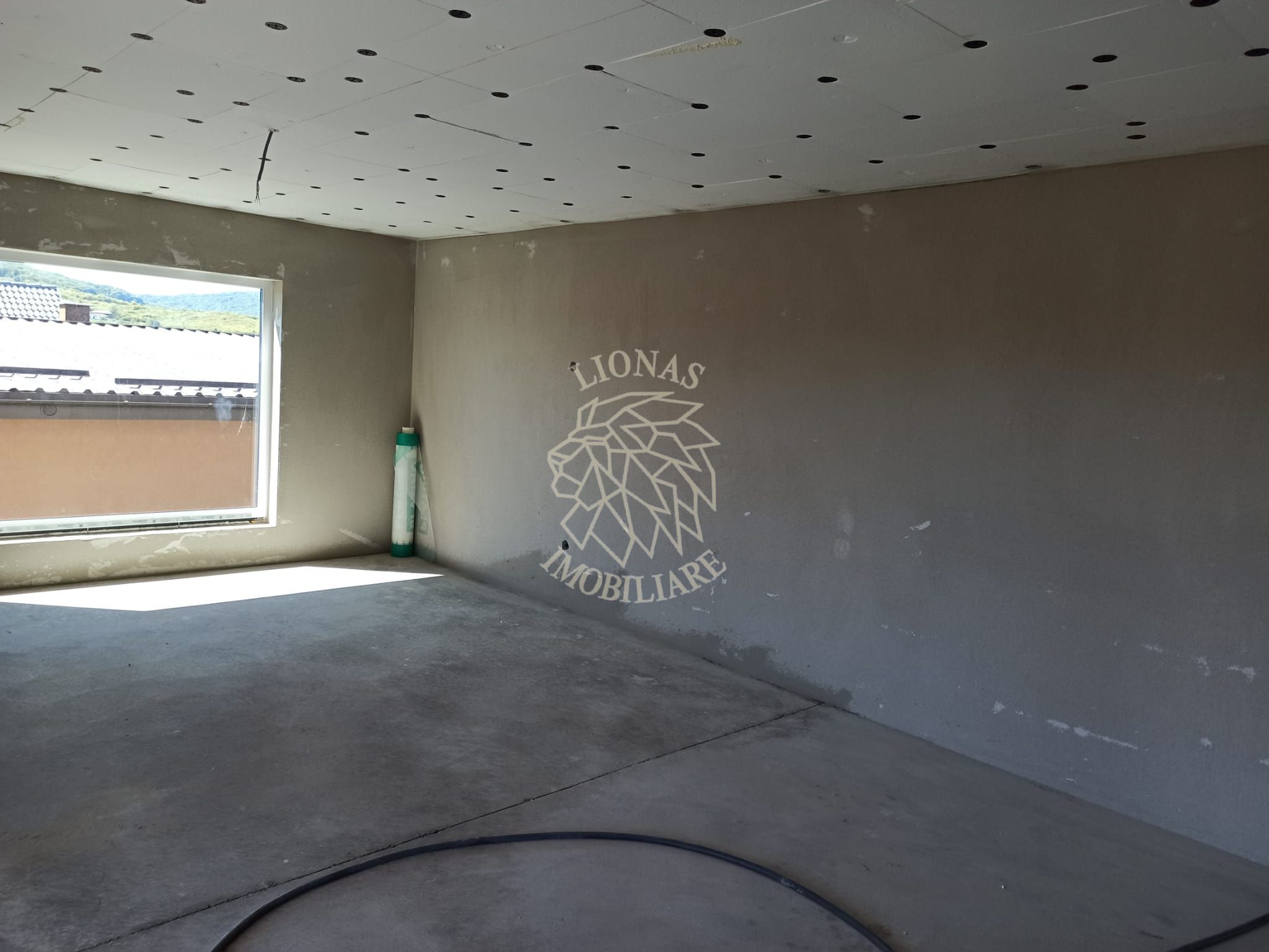 Casa 4 camere 116.5 mp+terasa 27 mp-teren 500 mp-Zona La Soare