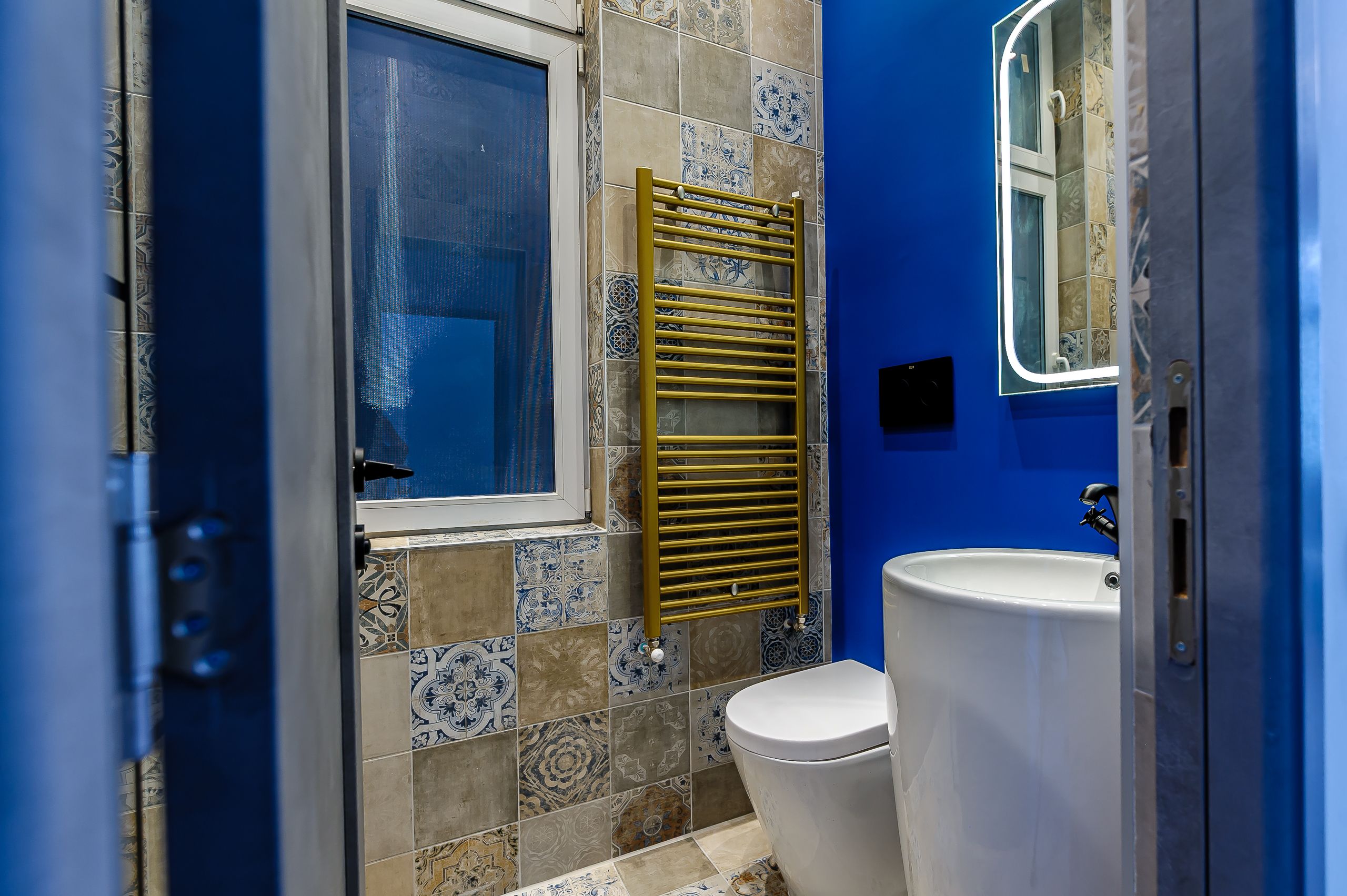 Apartament ULTRACENTRAL cu 3 camere, la cheie, renovat recent — fotografia 5