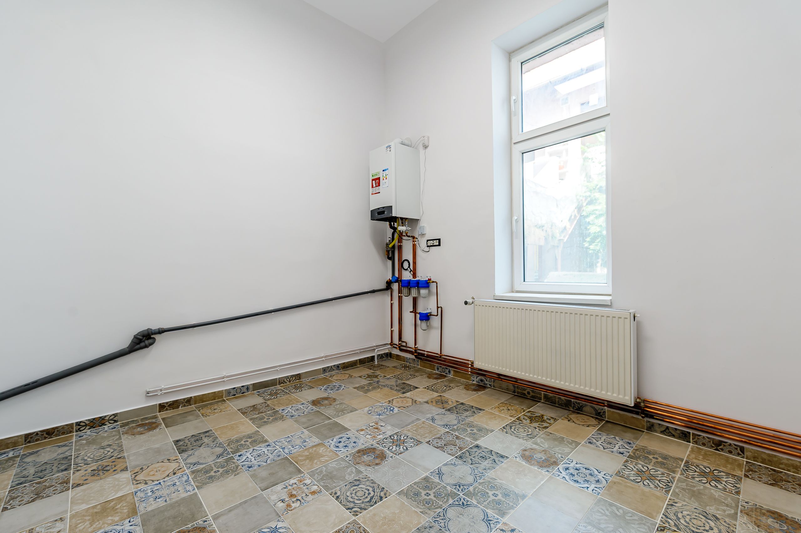 Apartament ULTRACENTRAL cu 3 camere, la cheie, renovat recent — fotografia 10