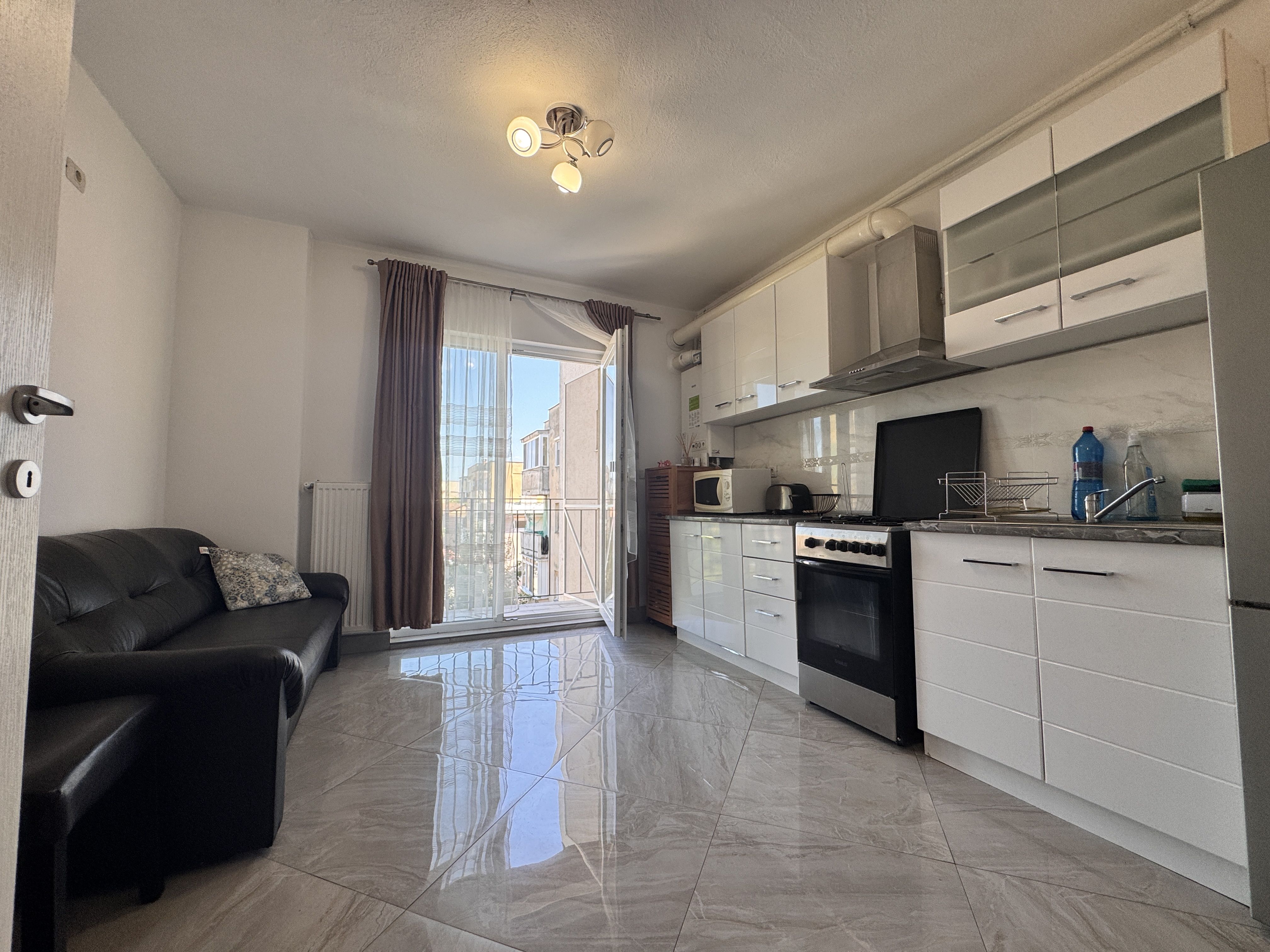 Apartament cu un dormitor, pe str Tudor Vladimirescu, Arad. Bloc NOU — fotografia 1
