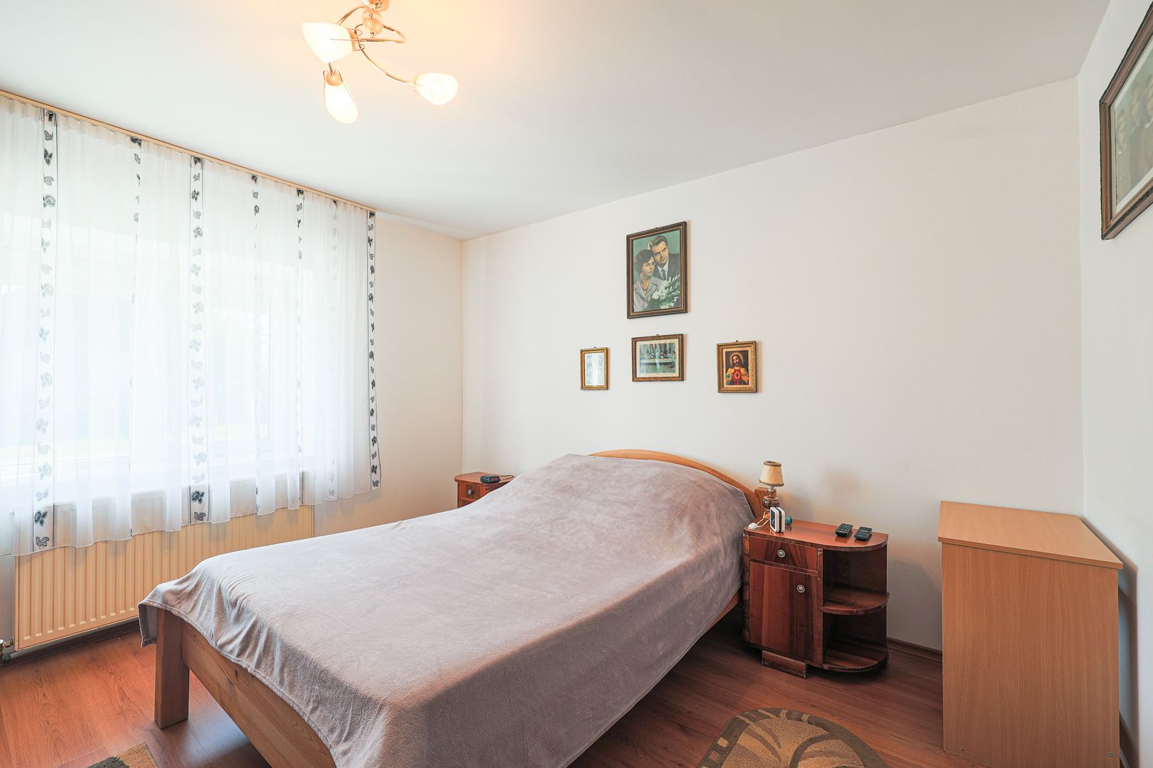 Preț redus! Casă în localitatea Turnu — fotografia 3
