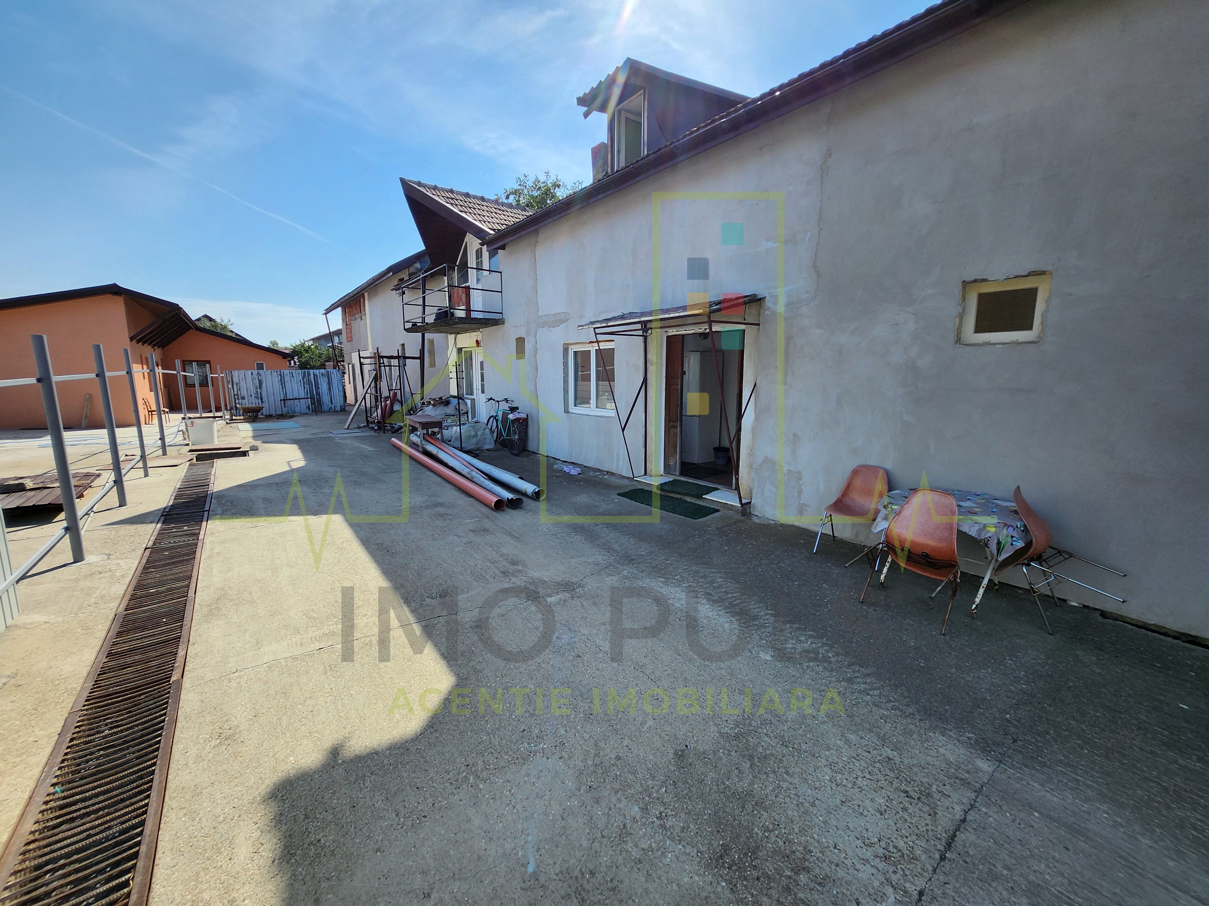 Casa cu apartamente pentru munci...