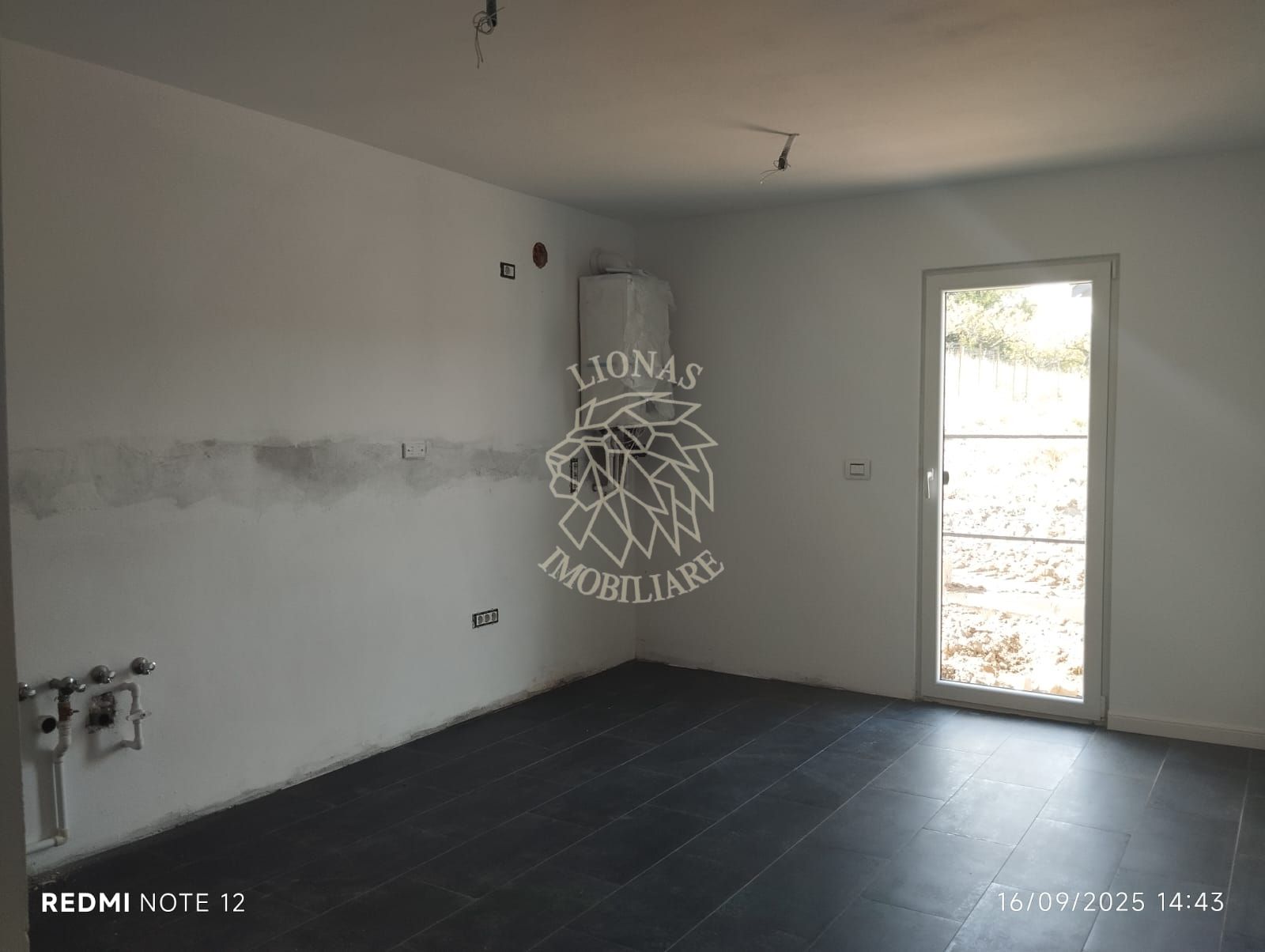 Casa Noua 4 camere 160 mp-teren 400 mp-Zona Str. Ghinzii