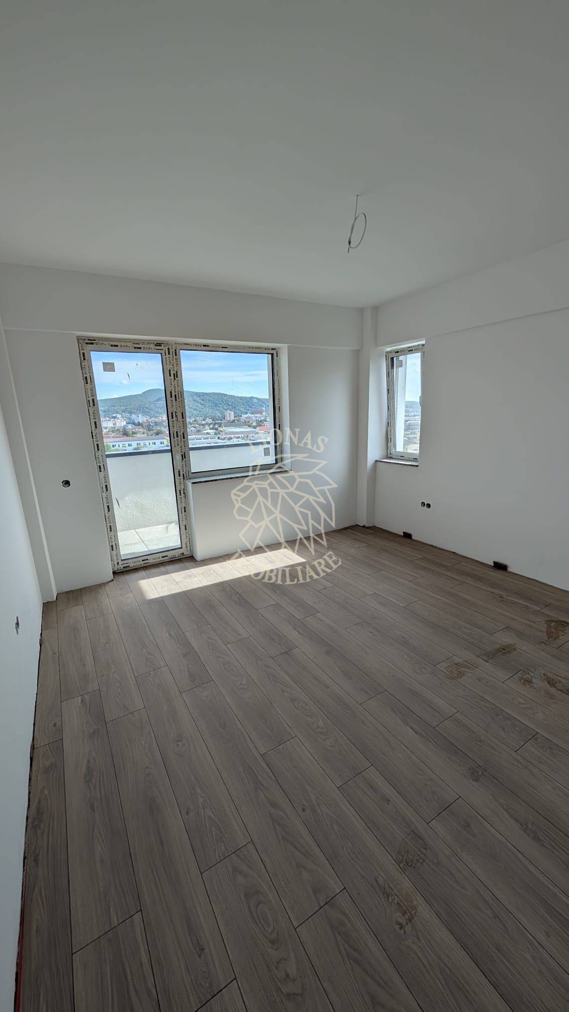 COMISION 0%! Apartament Nou 2 camere-balcon-etaj 1-lift-Zona Nord