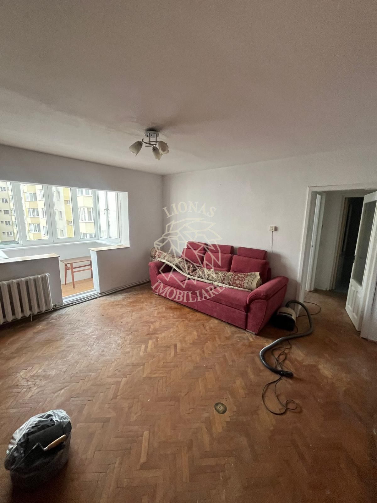 Apartament 2 camere 52 mp-etaj 2-balcon-Zona Centrala