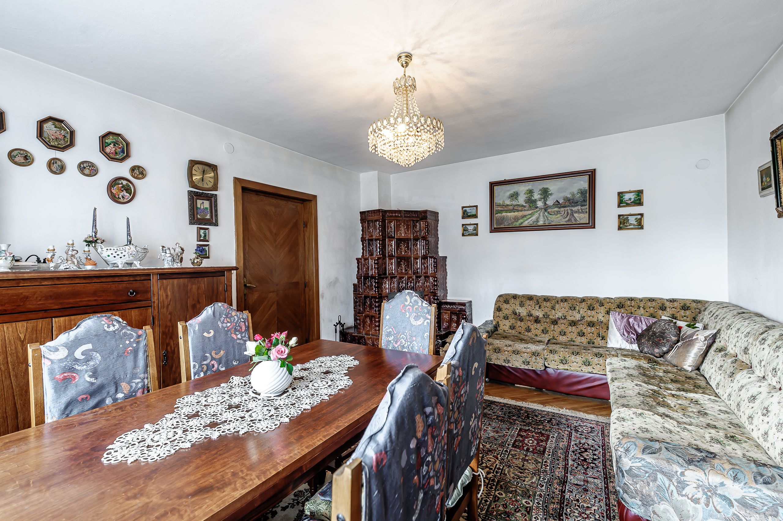 Casă din cărămidă cu 8 camere – zonă liniștită, LIPOVA — fotografia 6