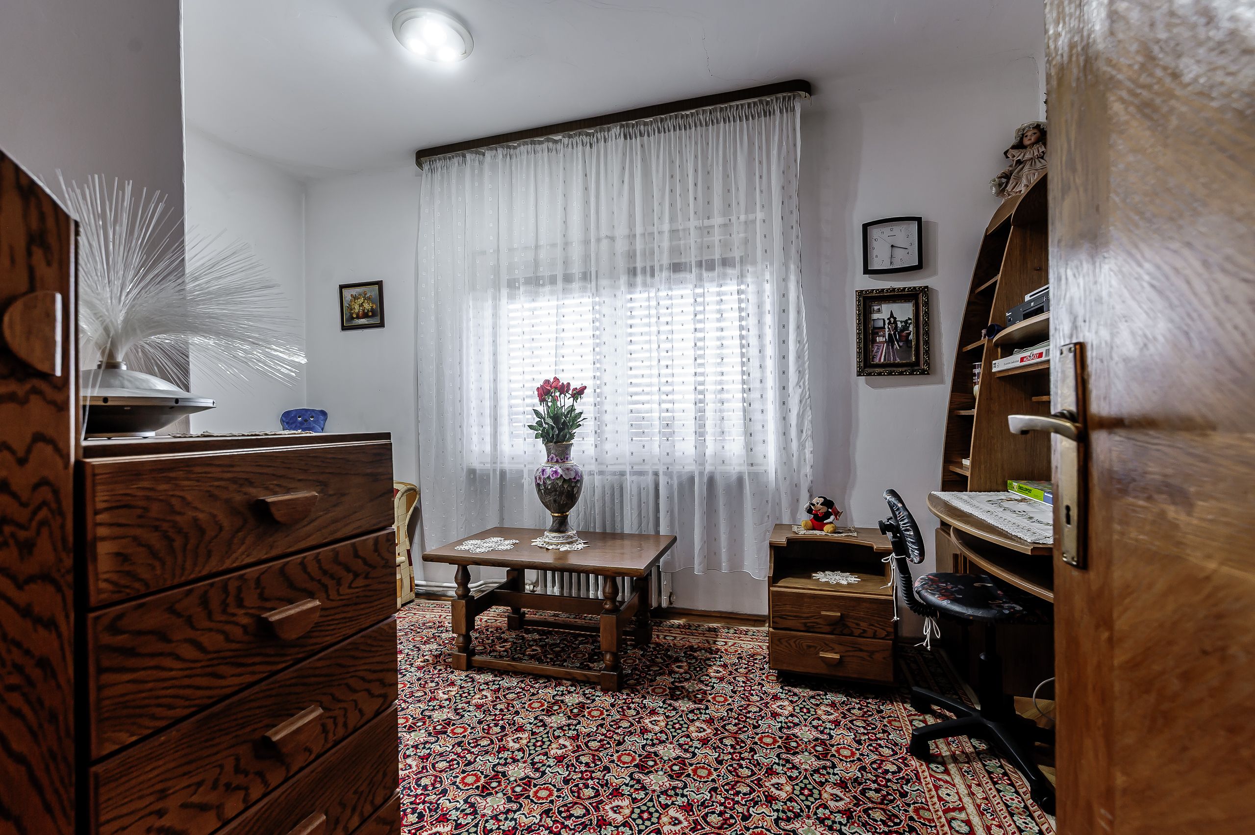 Casă din cărămidă cu 8 camere – zonă liniștită, LIPOVA — fotografia 9