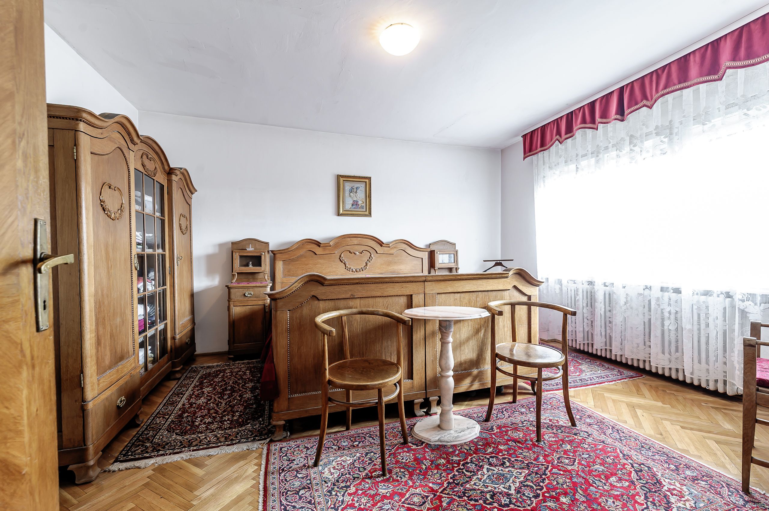 Casă din cărămidă cu 8 camere – zonă liniștită, LIPOVA — fotografia 7