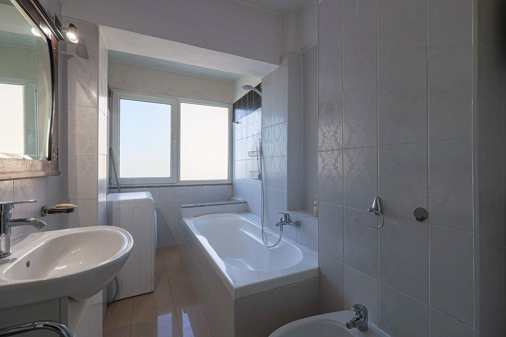 Apartament mobilat și utilat în Piața Spitalului - investitie sigura! — fotografia 9