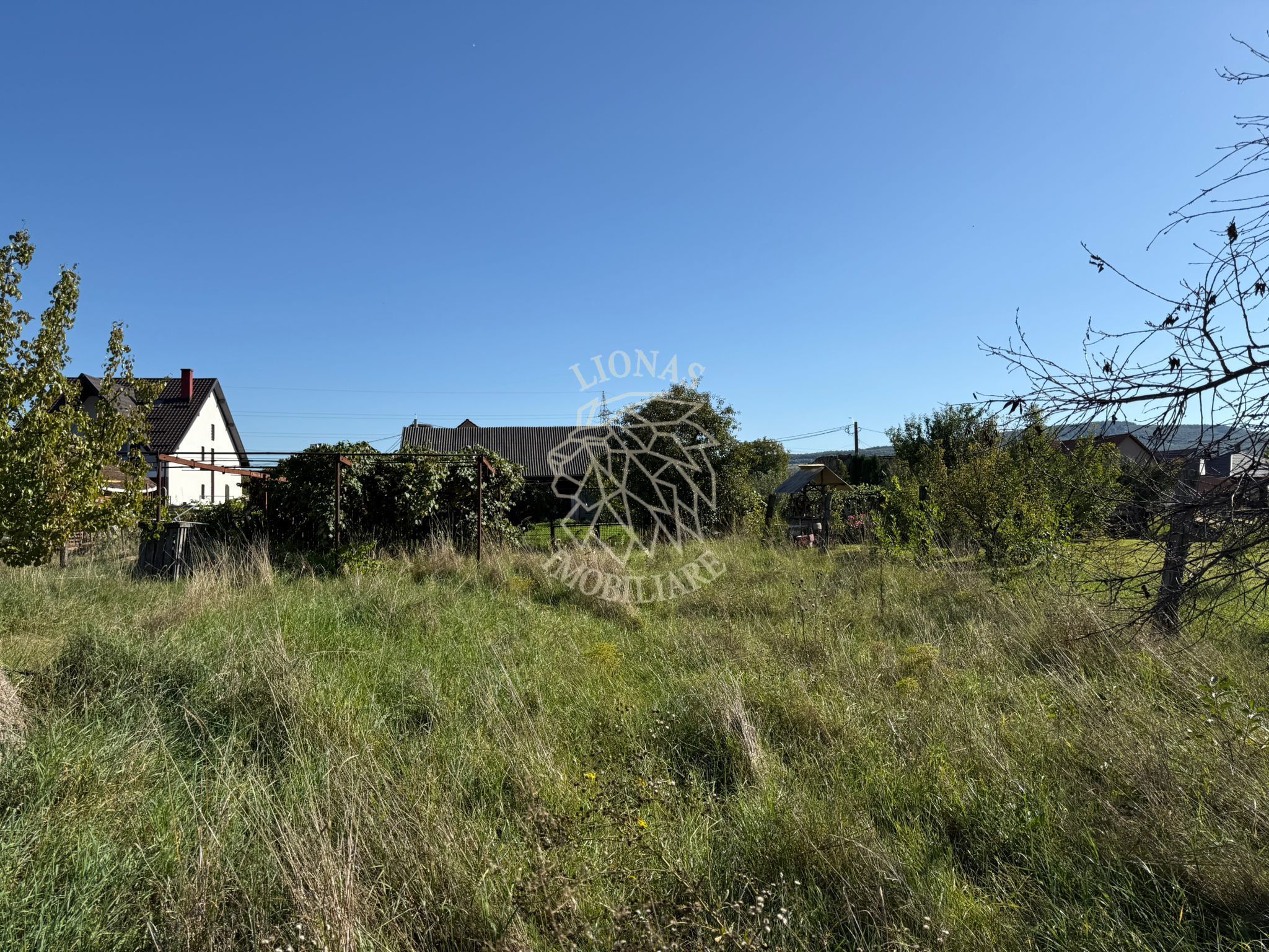 Teren intravilan 965 mp-imprejmuit-ideal casa-Livezile