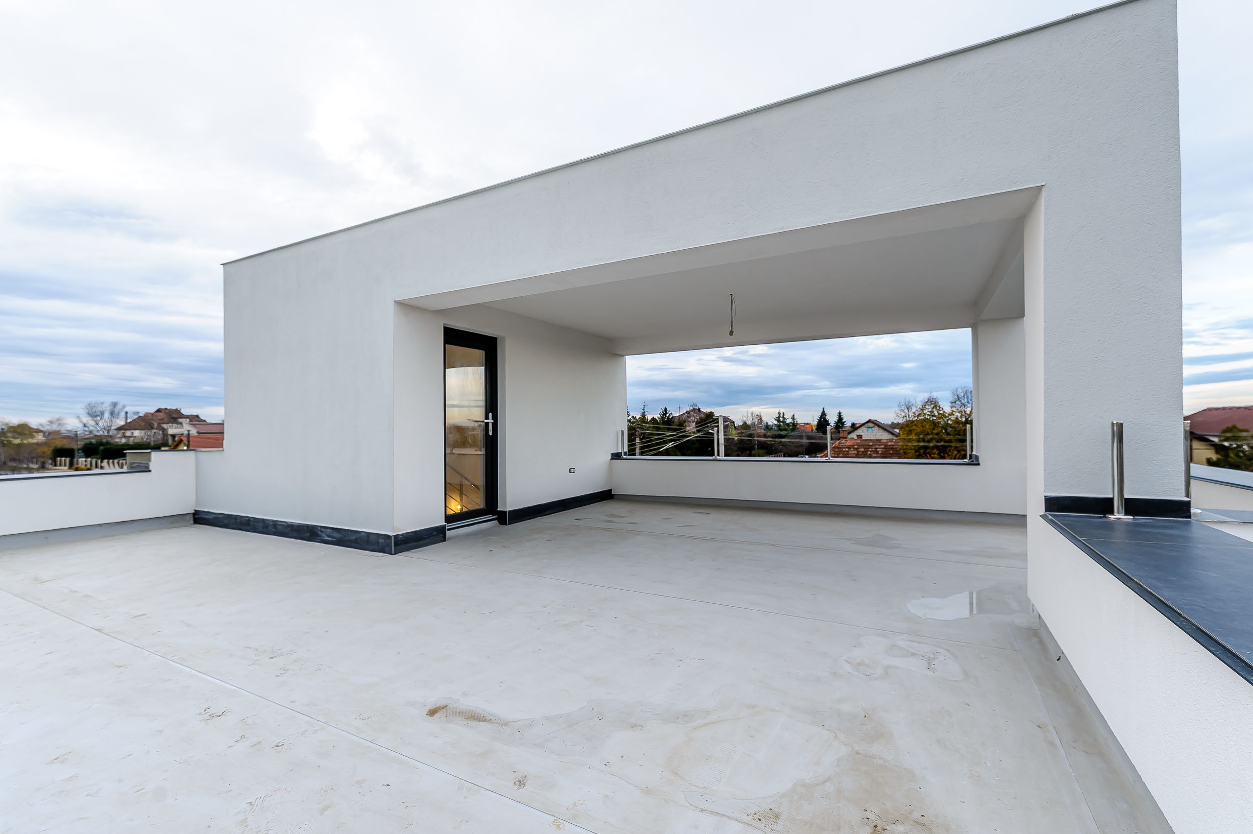Casă nouă 2025 cu terasă rooftop – 5 camere, design modern, în Gai — fotografia 3