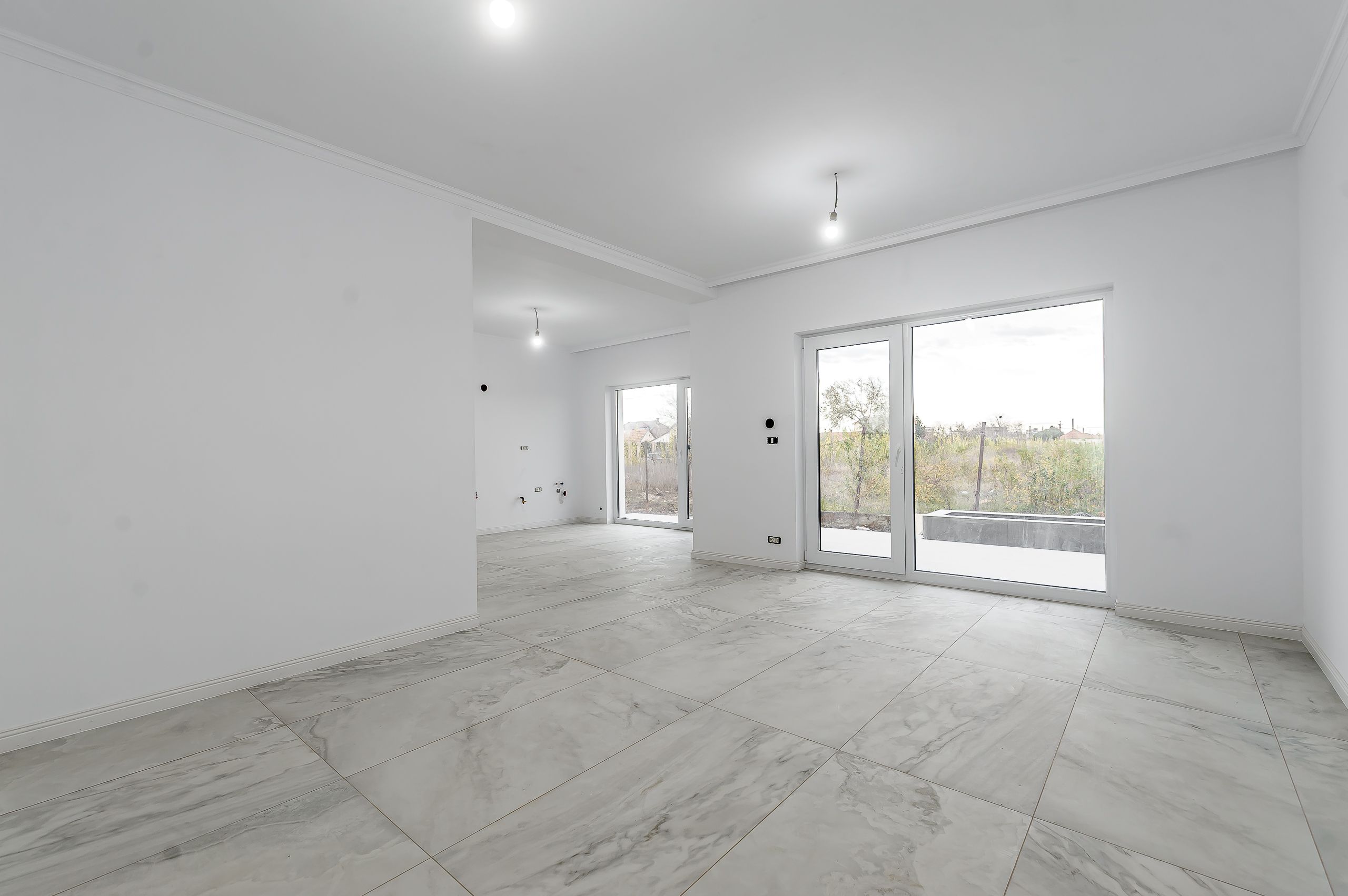Casă nouă 2025 cu terasă rooftop – 5 camere, design modern, în Gai — fotografia 4