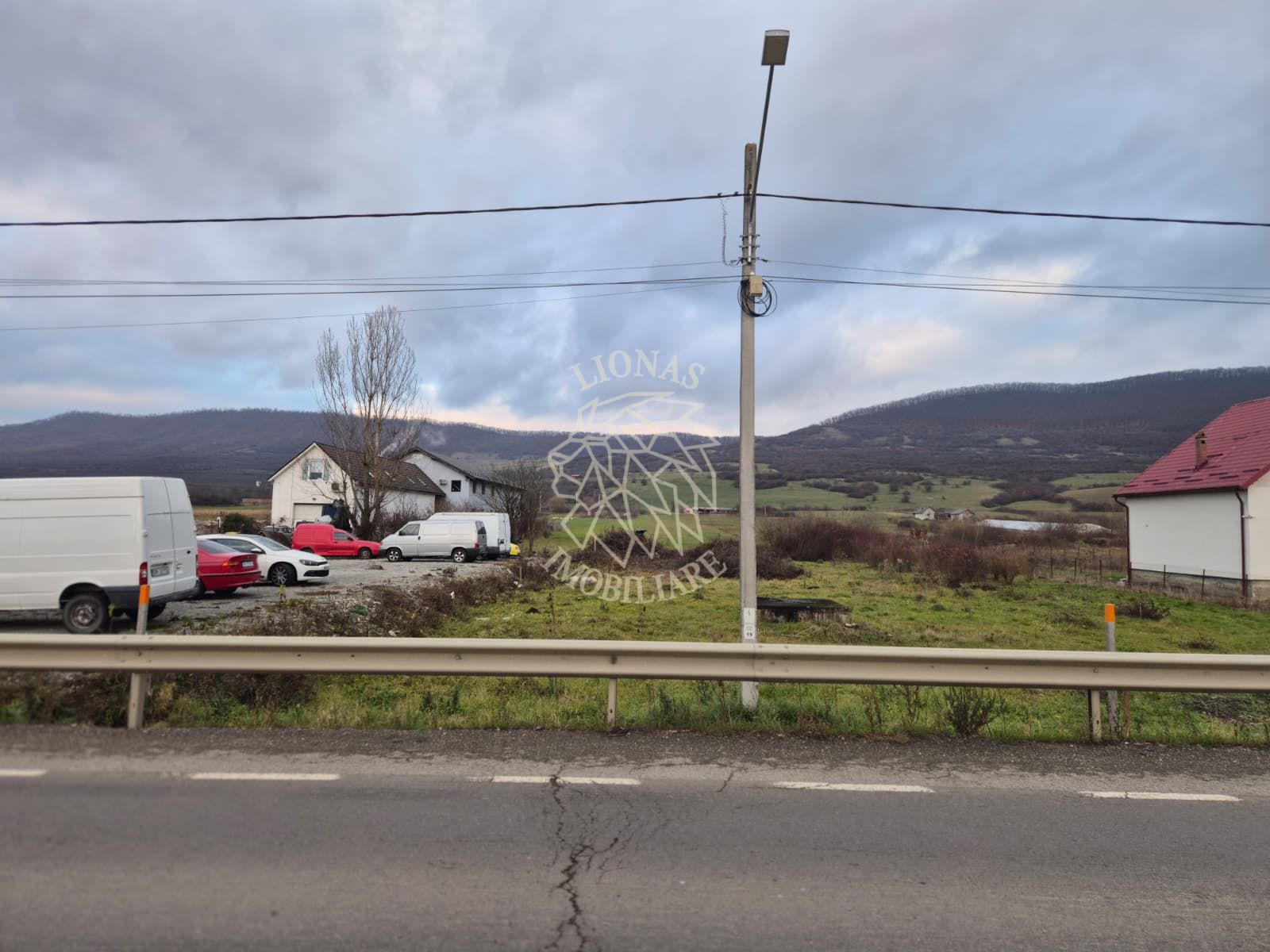 Teren 5800 mp la DN17 cu utilitati-Sieu Magherus