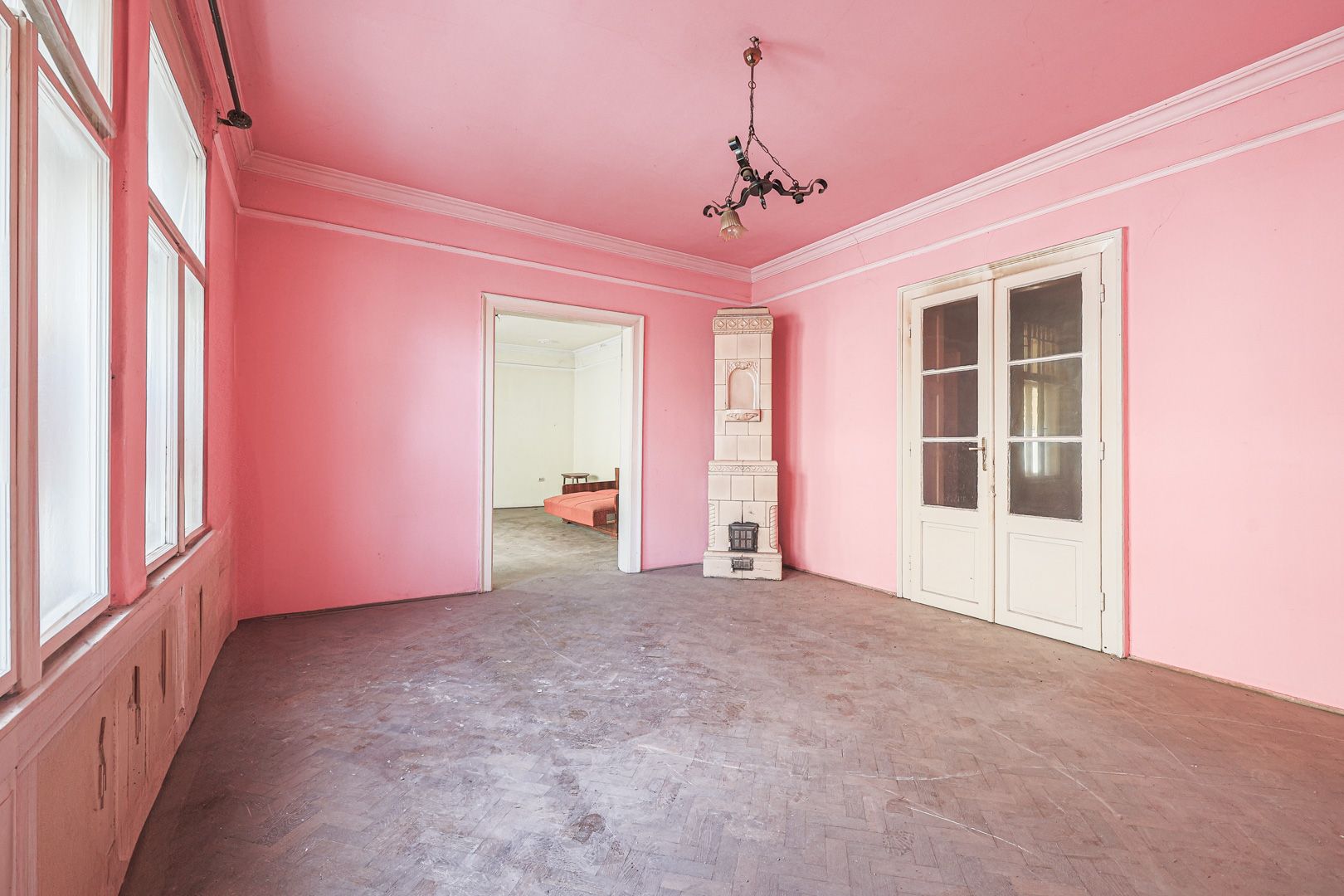 Proiect de clinică sau birouri în centru – casă cu demisol, de renovat — fotografia 3