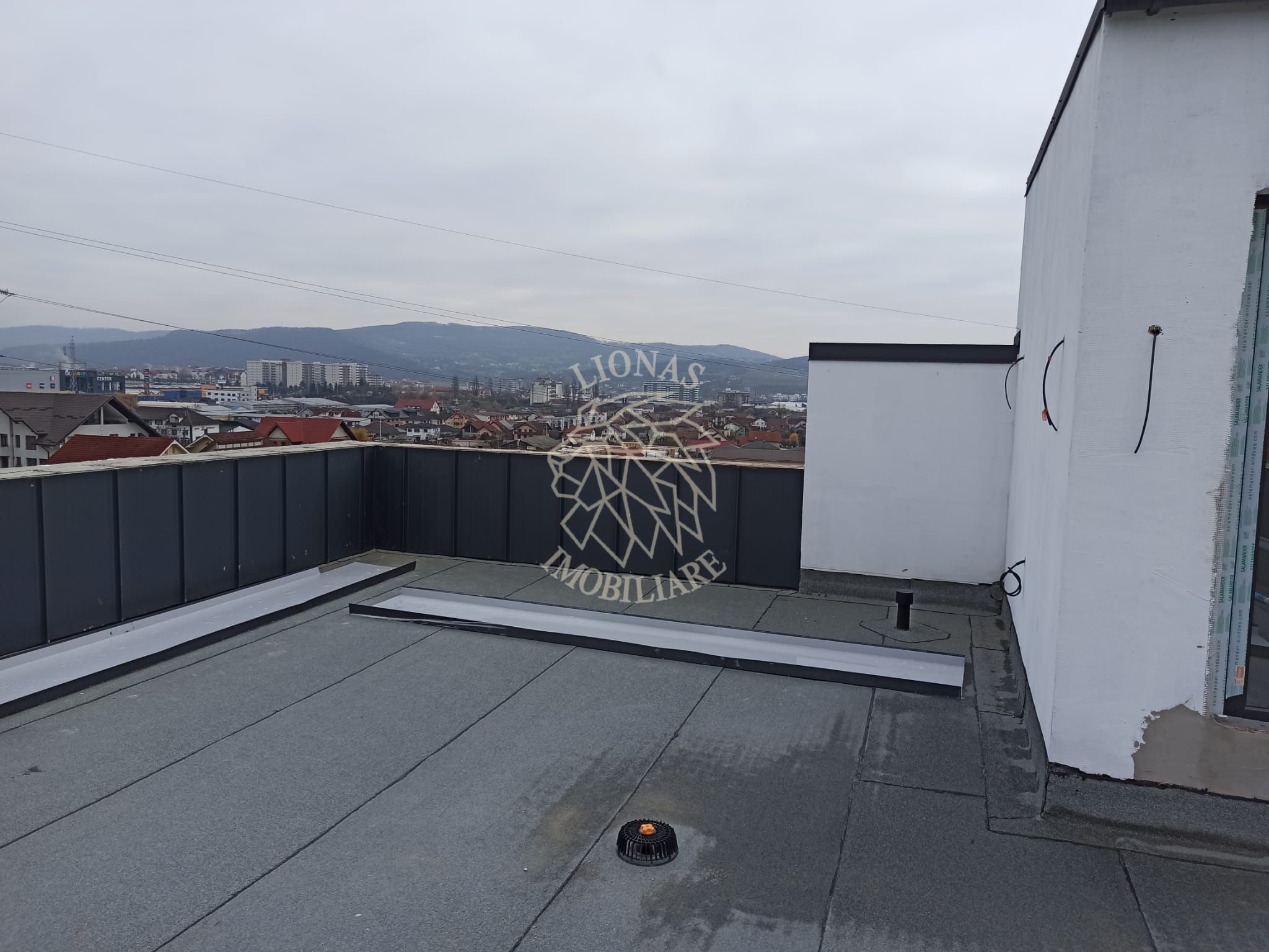 Apartament 3 camere 115 mp-terasa 50 mp-parcare- Zona Schullerwald