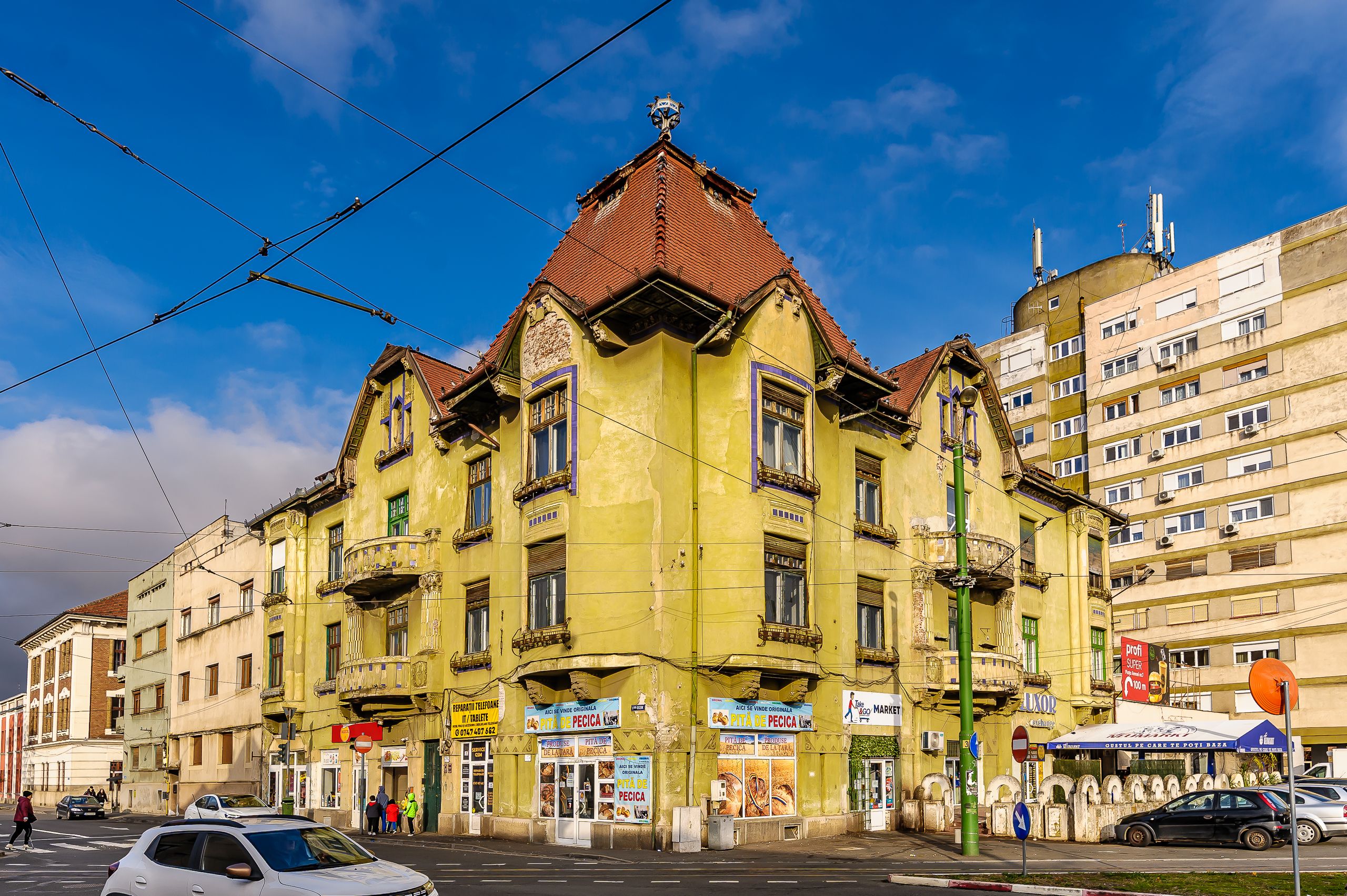 Eladó 4 szobás lakás Arad egyik ikonikus szecessziós épületében!