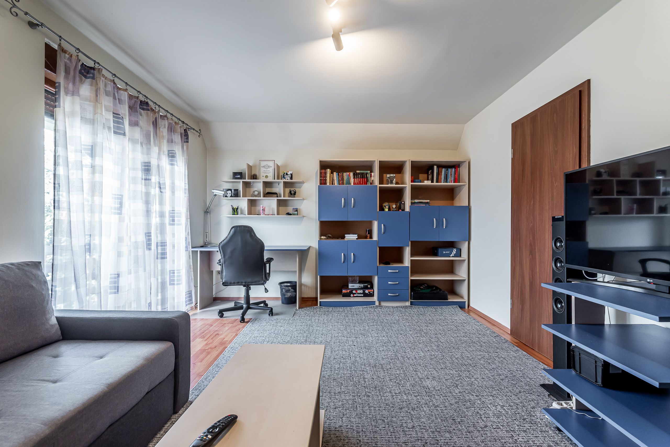 VILĂ MODERNĂ CU PISCINĂ, SAUNĂ- COMISION 0% – ARADUL NOU — fotografia 8