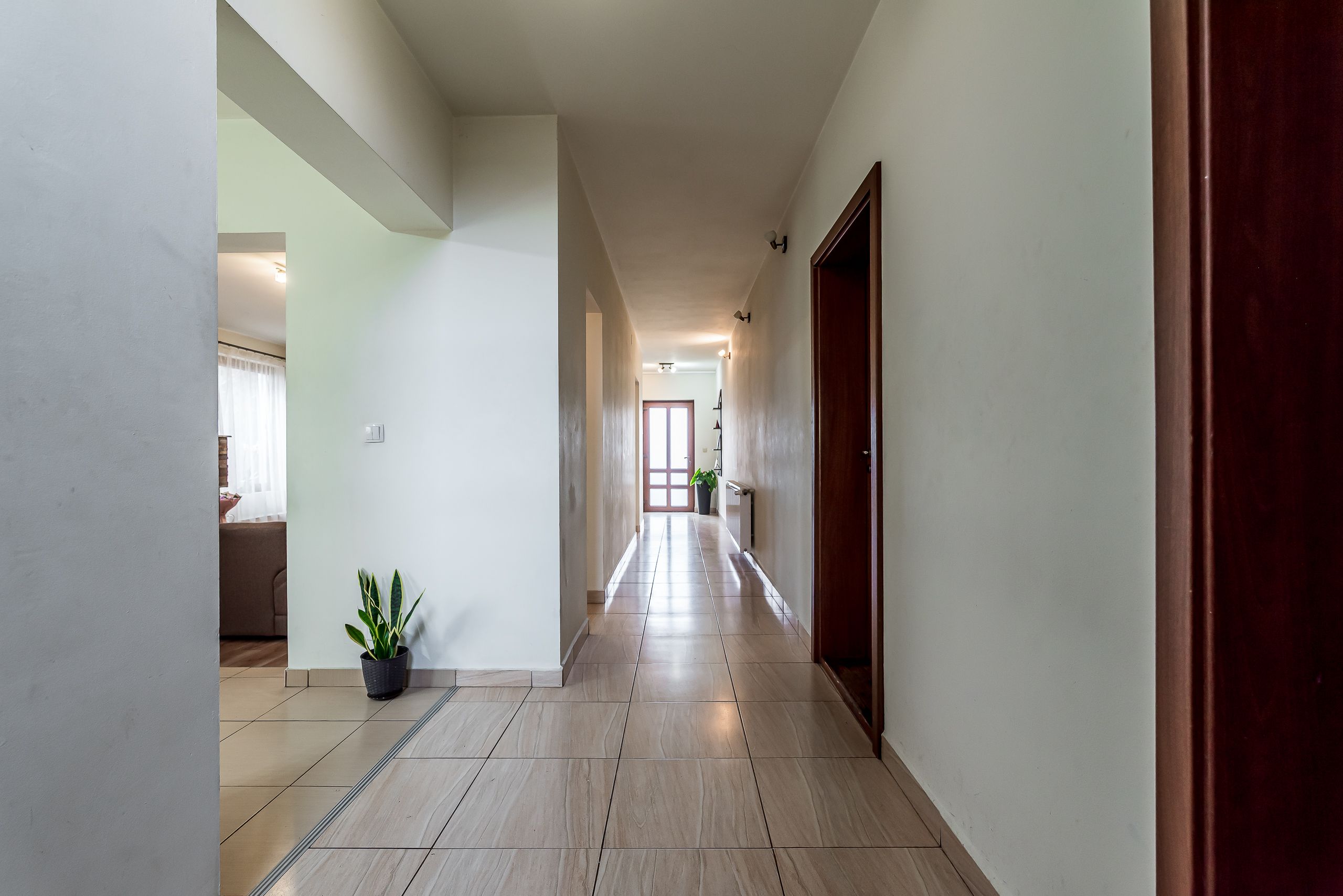 VILĂ MODERNĂ CU PISCINĂ, SAUNĂ- COMISION 0% – ARADUL NOU — fotografia 6